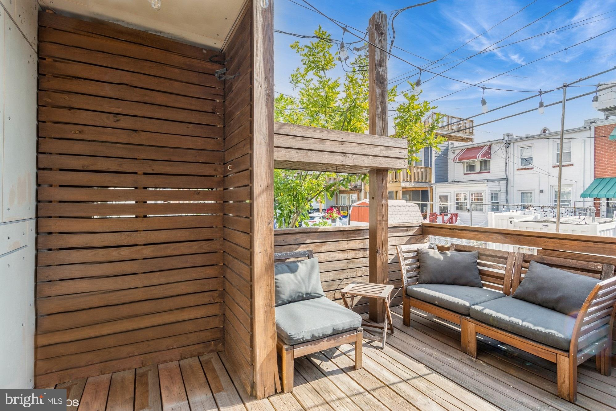 LOCUST POINT - Residential