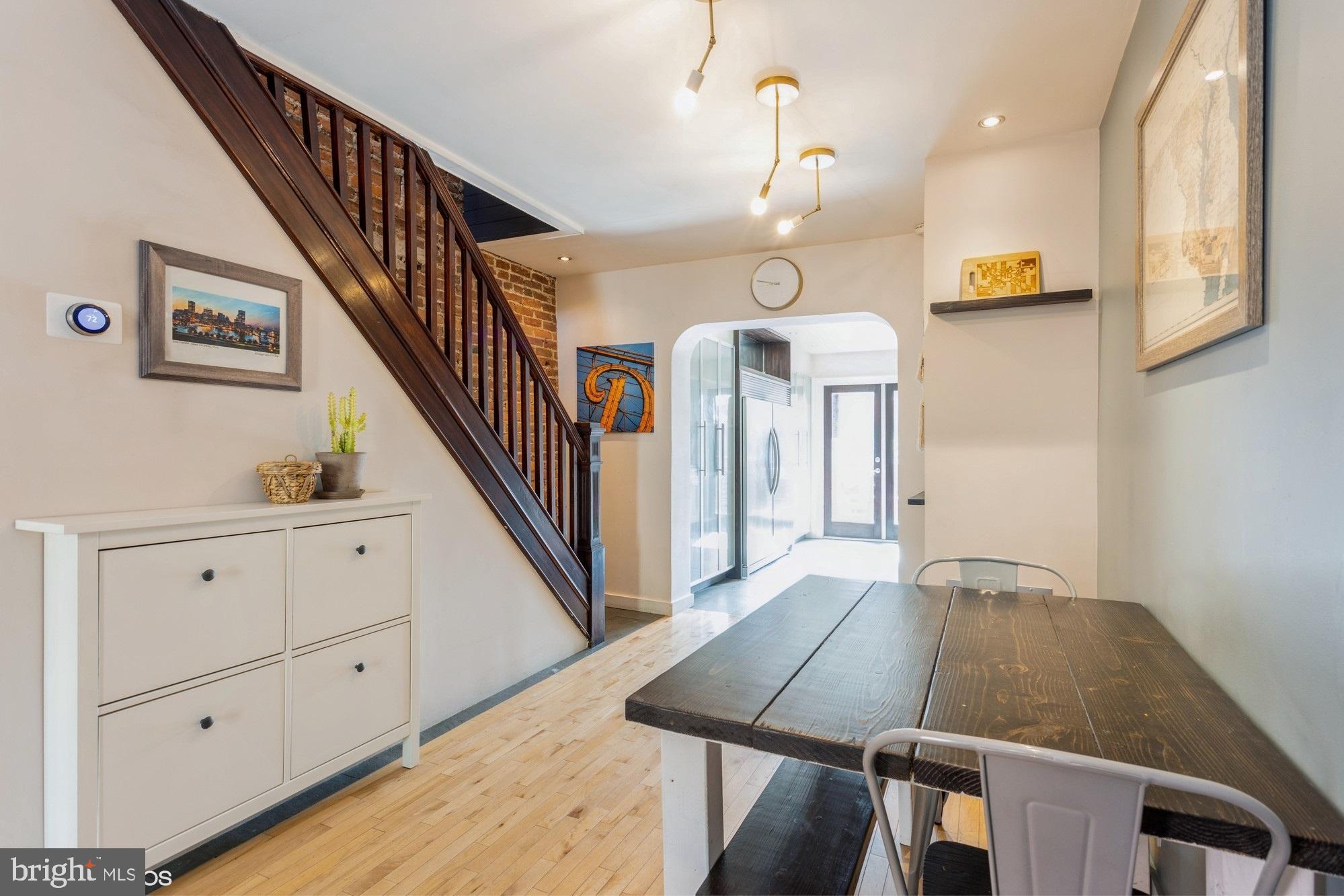 LOCUST POINT - Residential