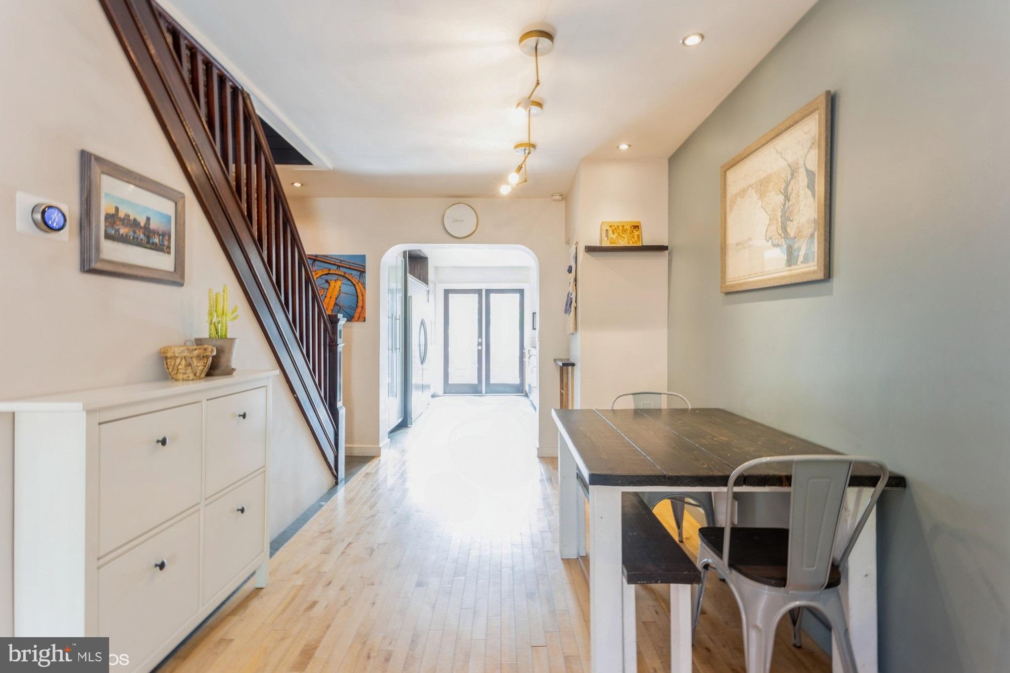 LOCUST POINT - Residential