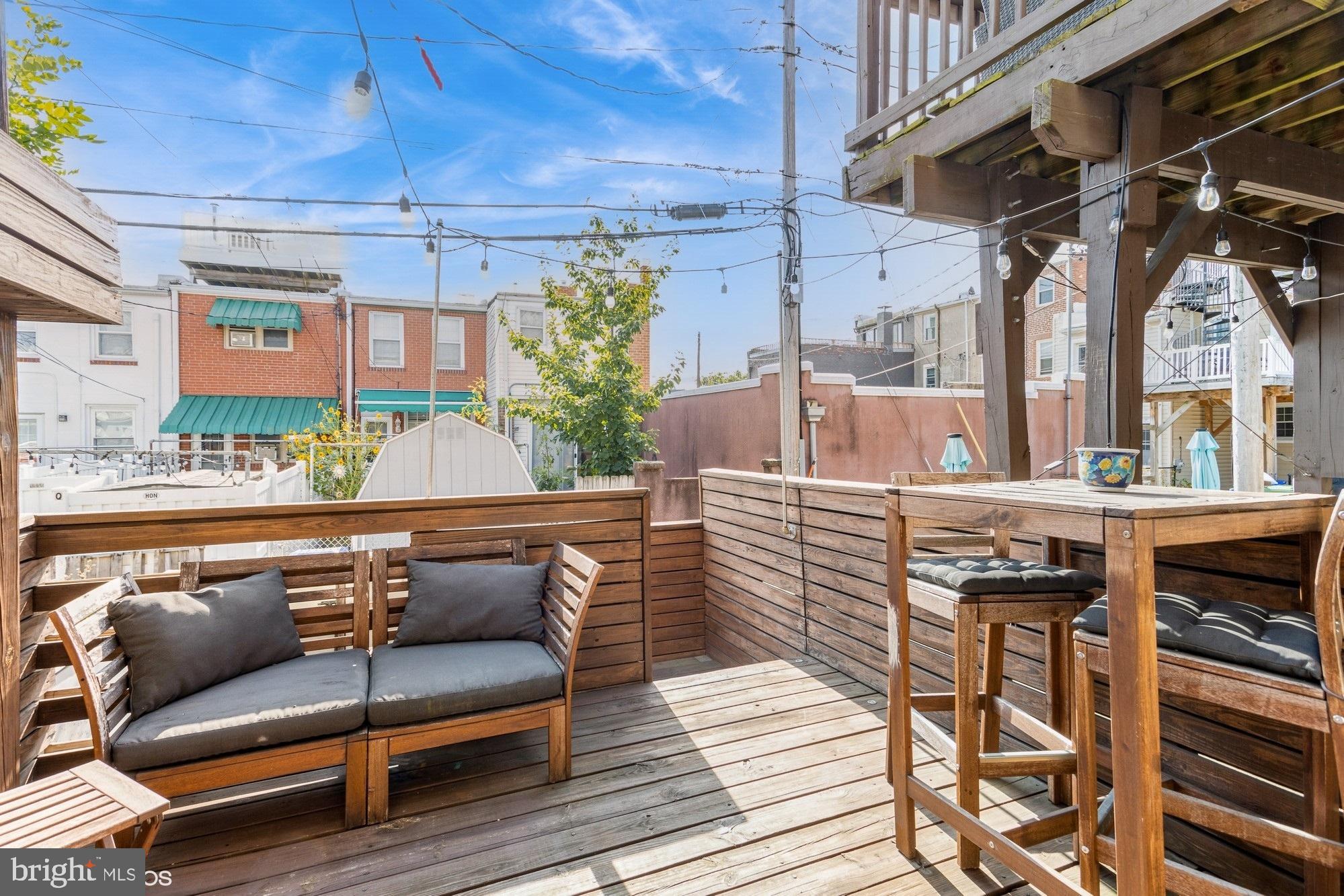 LOCUST POINT - Residential