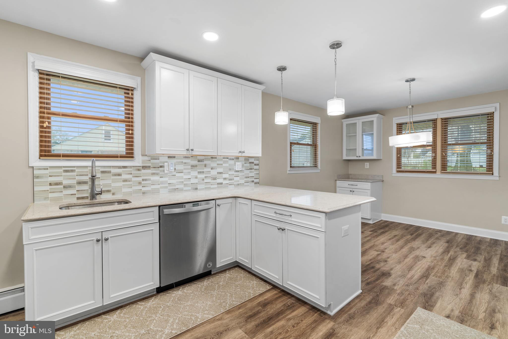 OAKLEIGH BEACH - Residential Lease