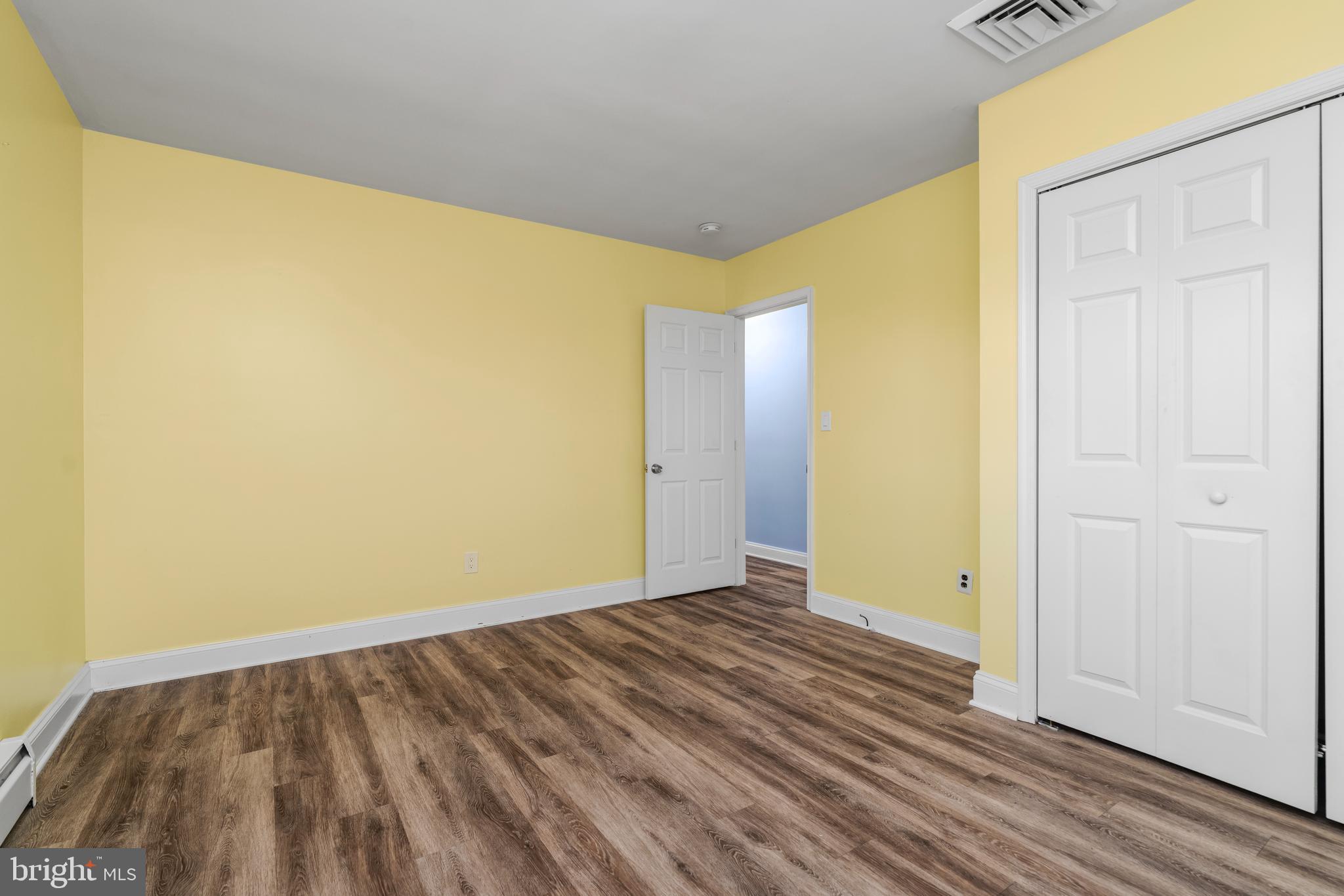 OAKLEIGH BEACH - Residential Lease