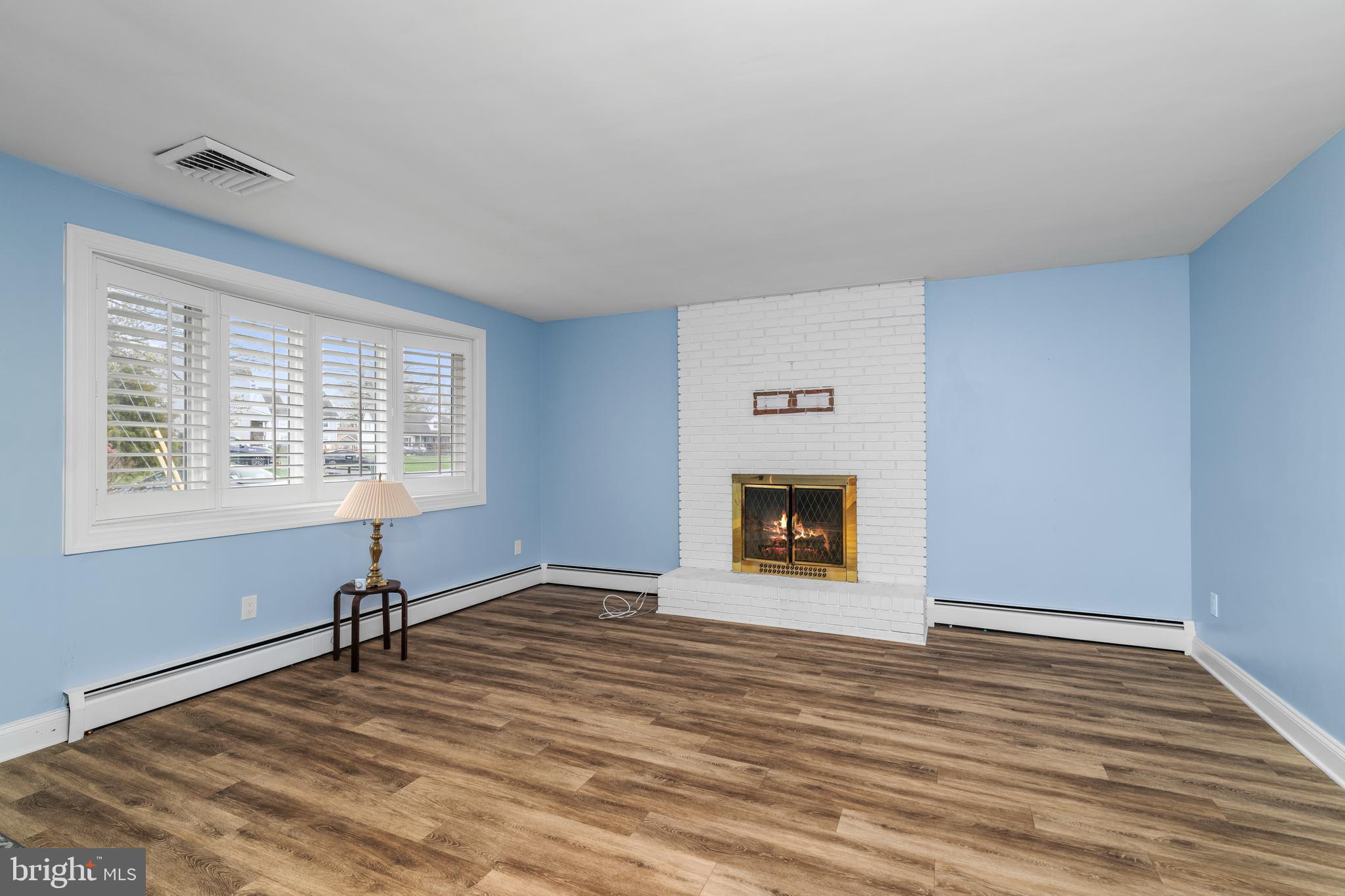 OAKLEIGH BEACH - Residential Lease