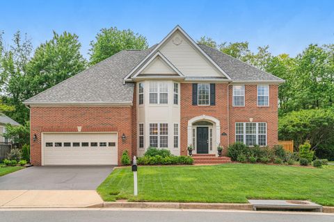 Photo of 6758 Edge Cliff Drive, ALEXANDRIA, VA 22315 (MLS # VAFX2311164)