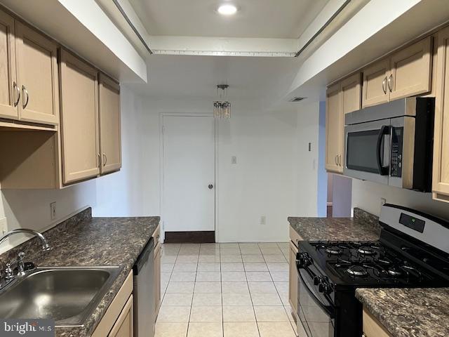 PINE CONDOMINIUM - Residential