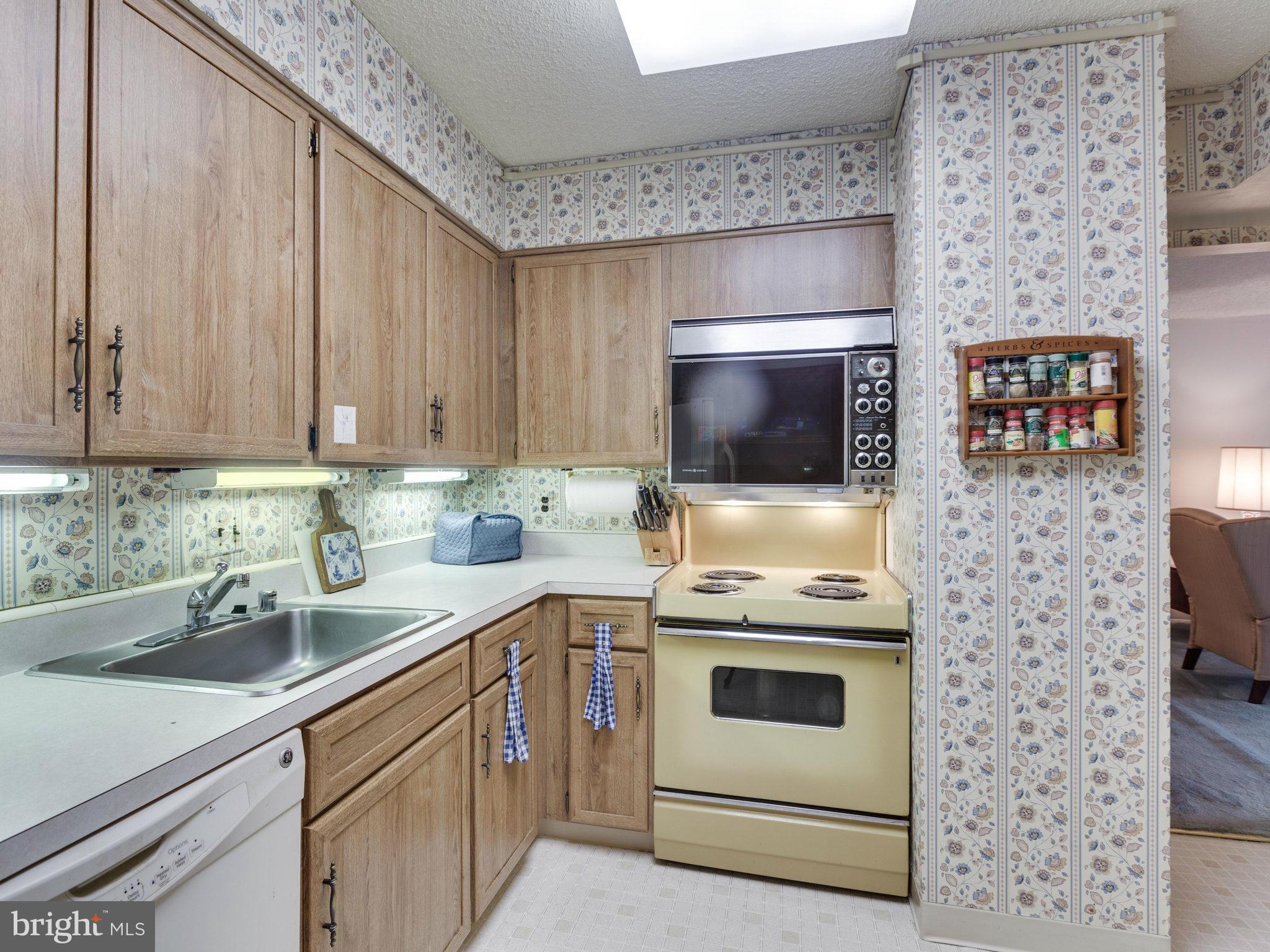 TOWER VILLAS - Residential