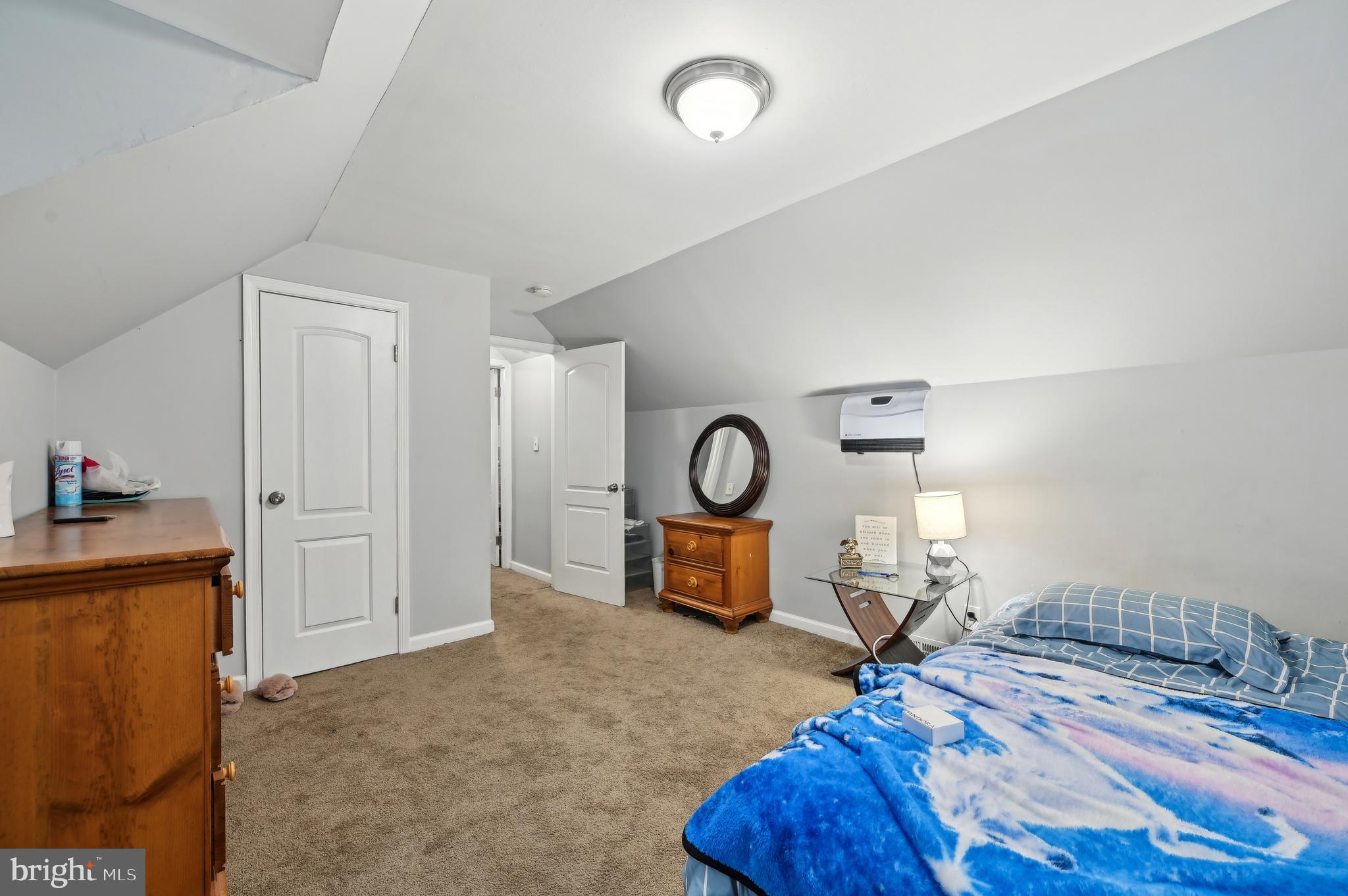 ROLAND TERRACE - Residential