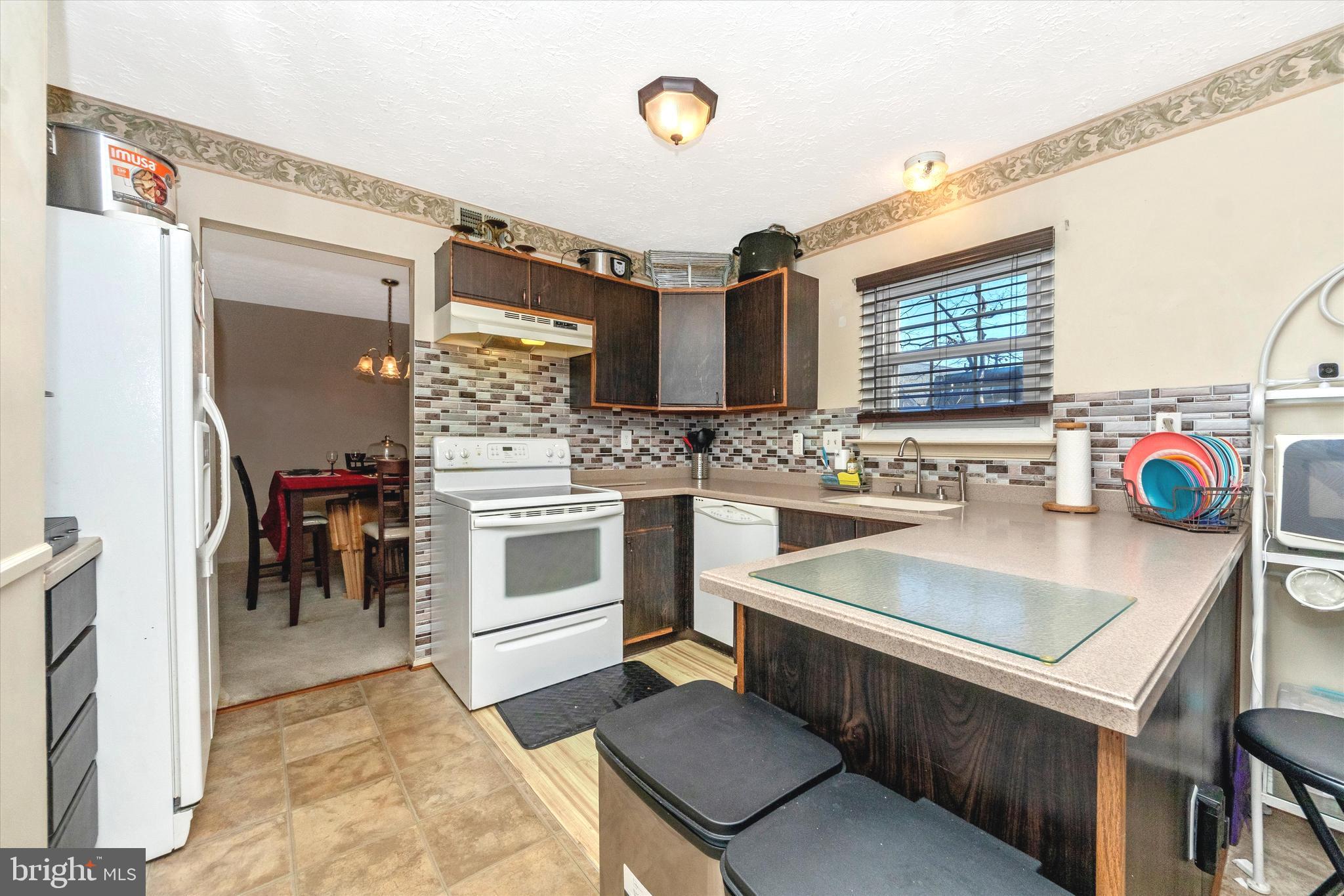 WESTLAKE VILLAGE - Residential