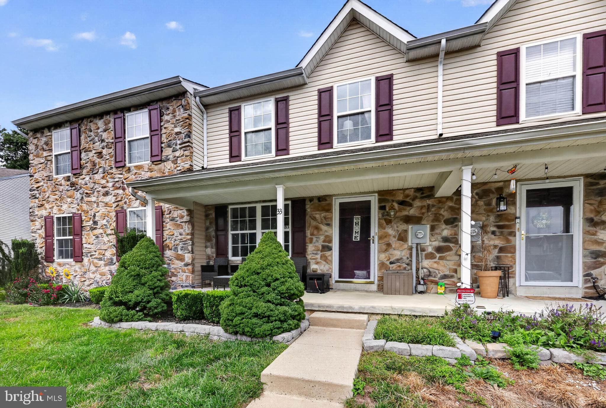 33 NORMANS FORD DRIVE