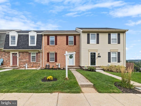 Townhouse For Sale - 228 Alymer Court<br/> WESTMINSTER, MD 21157