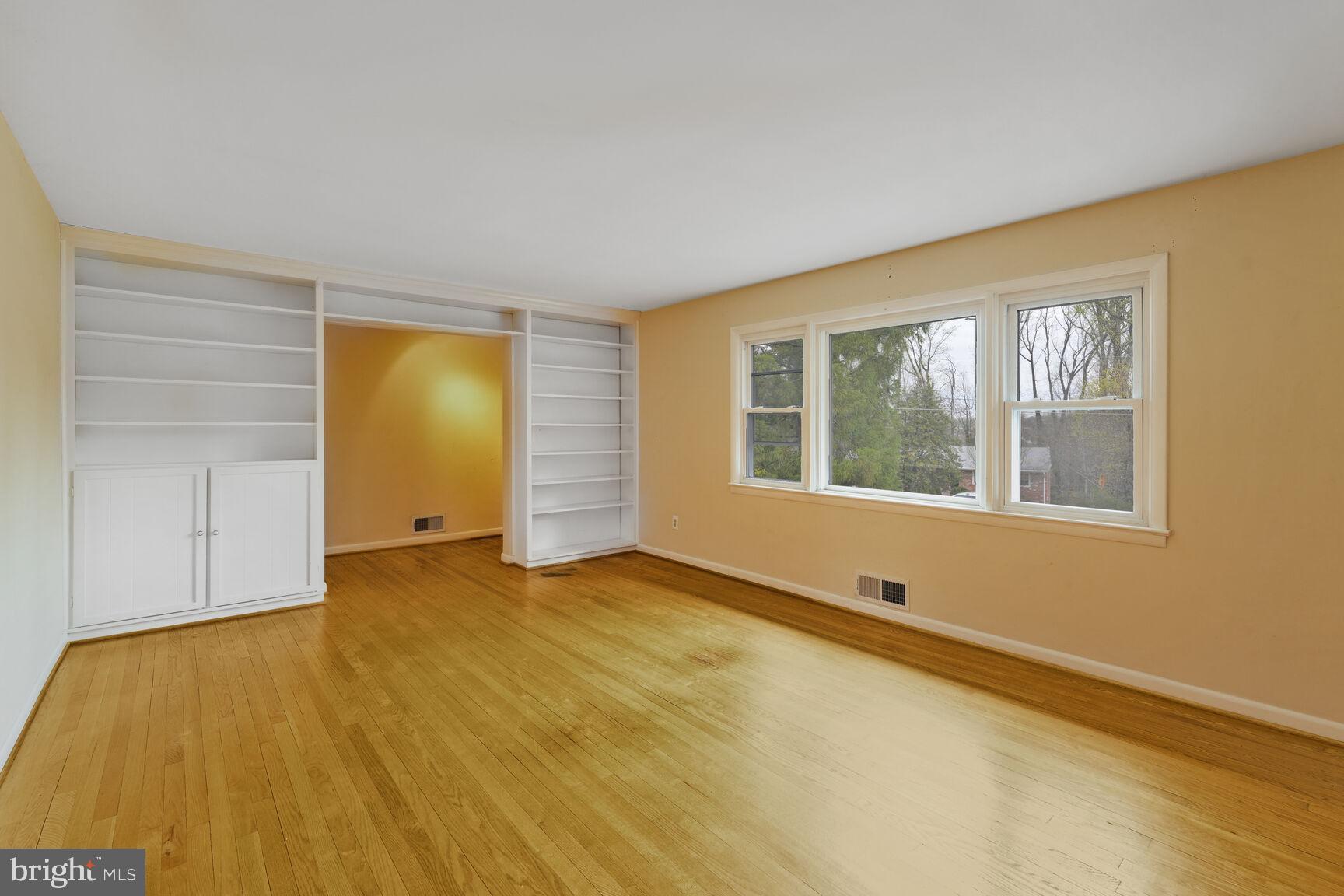 FONTAINEBLEAU ESTATES - Residential