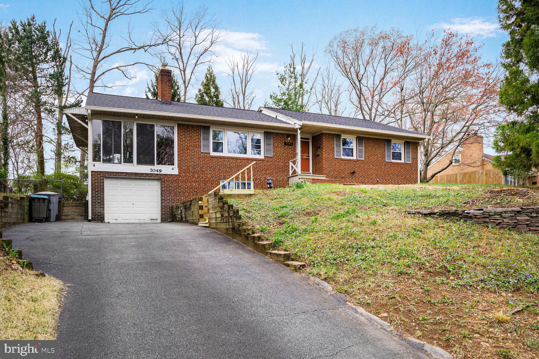 FONTAINEBLEAU ESTATES - Residential
