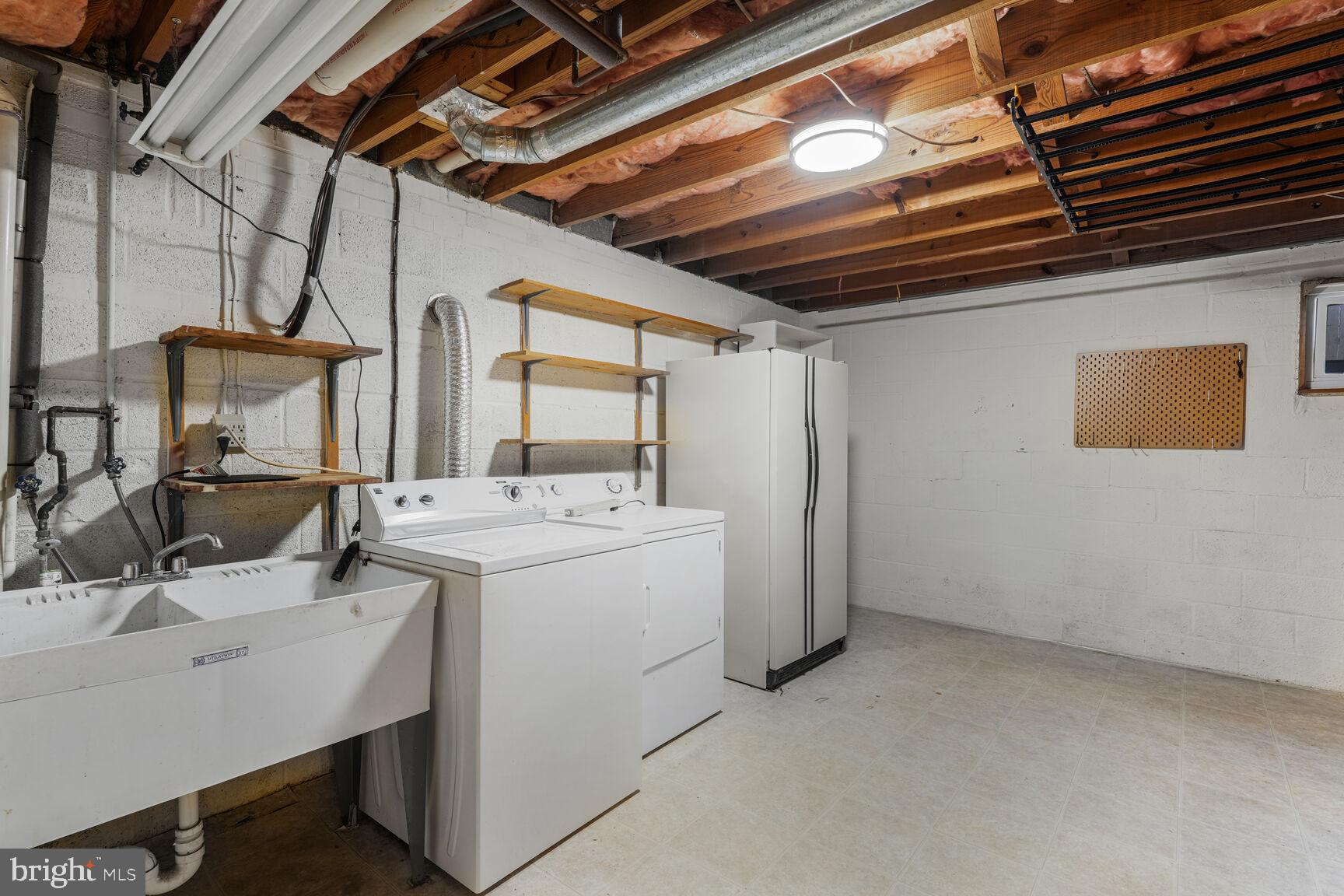 FONTAINEBLEAU ESTATES - Residential