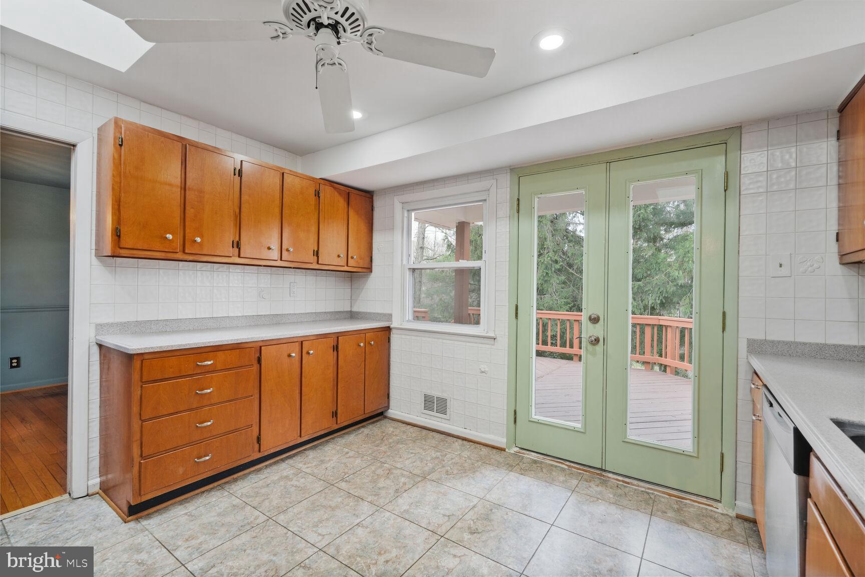 FONTAINEBLEAU ESTATES - Residential