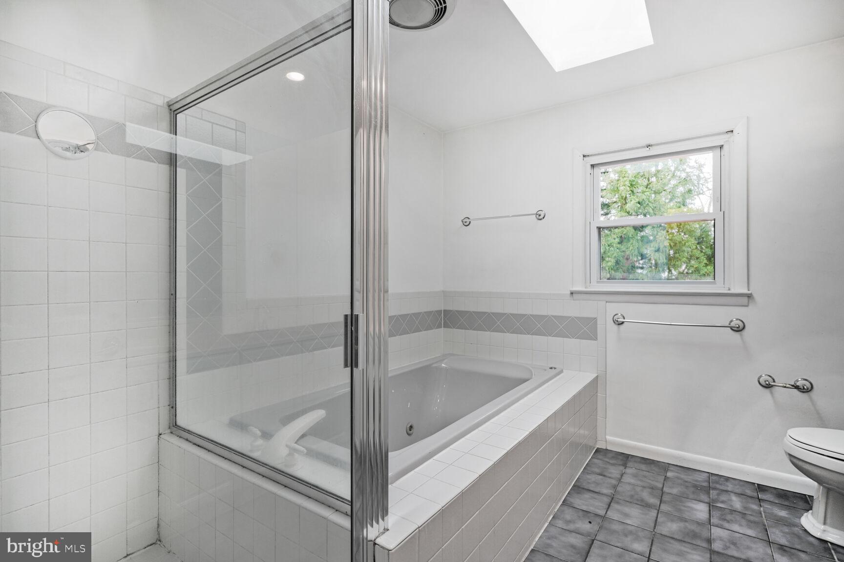 FONTAINEBLEAU ESTATES - Residential