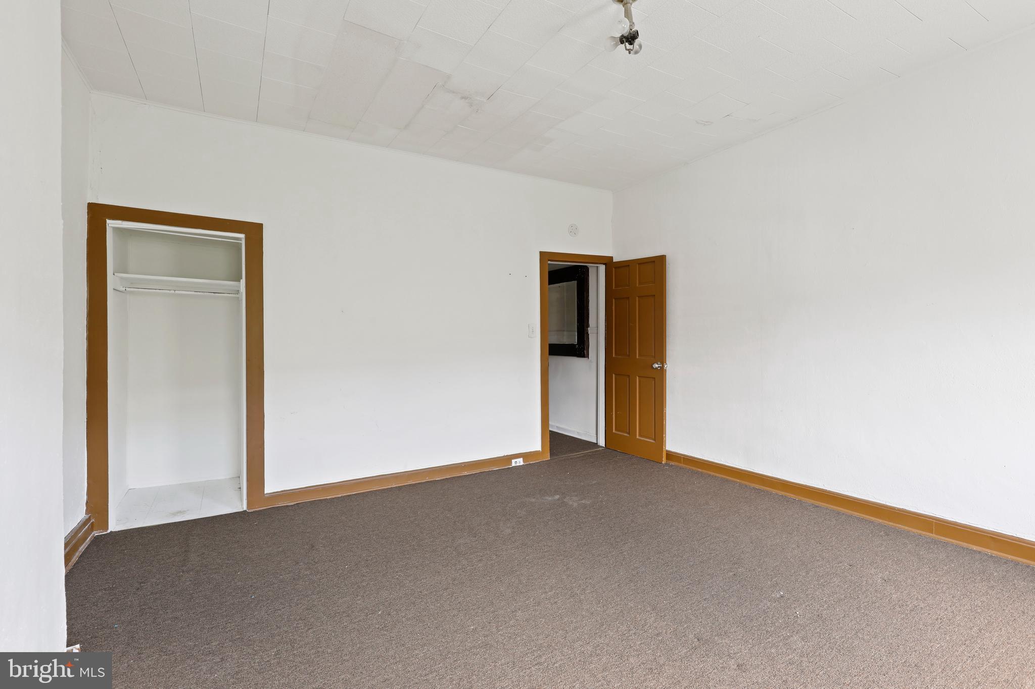 HIGHLANDTOWN - Residential Income