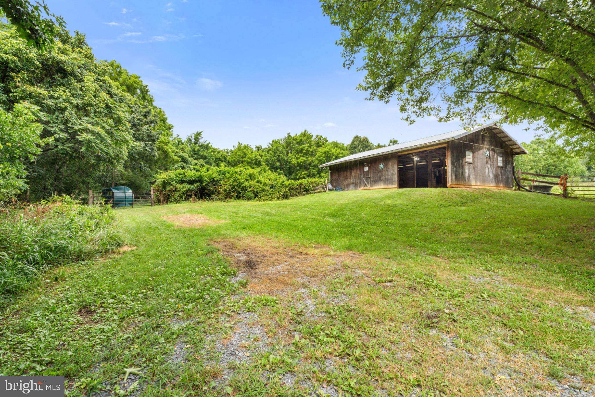 LEISURE ACRES - Residential