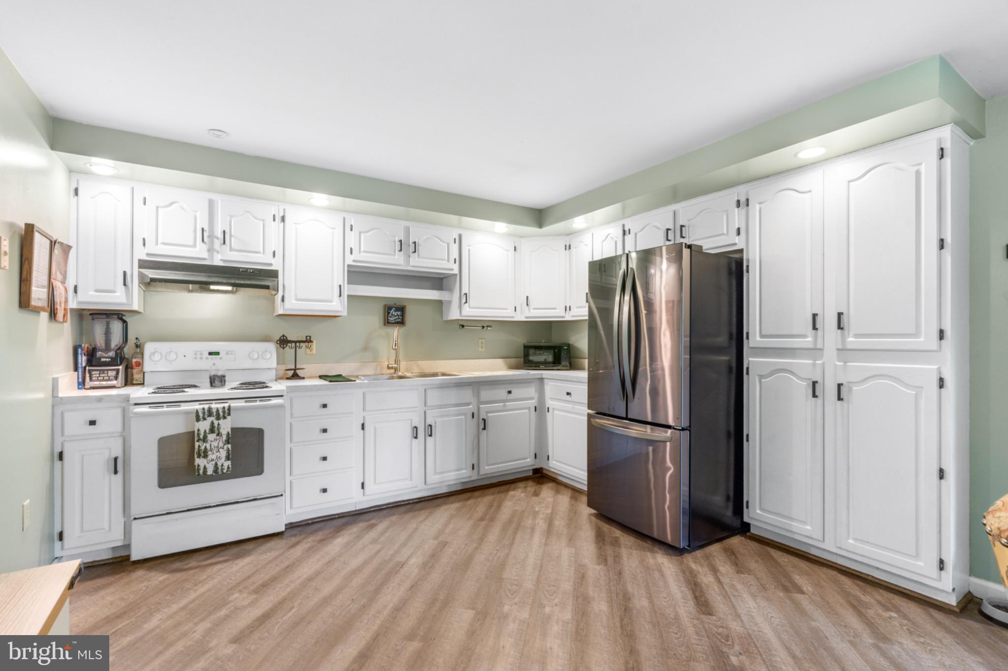 LEISURE ACRES - Residential