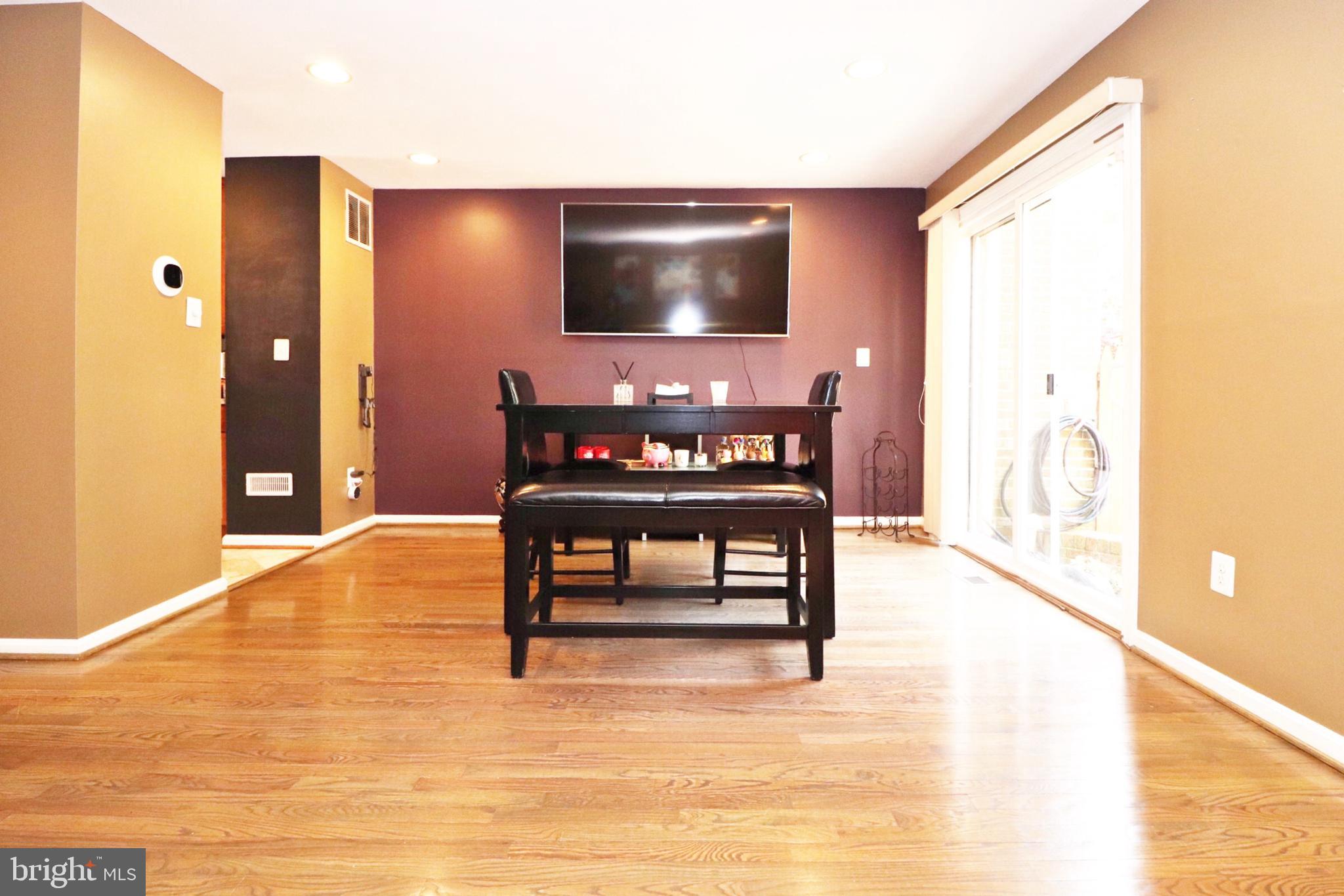 PINECREST HEIGHTS - Residential