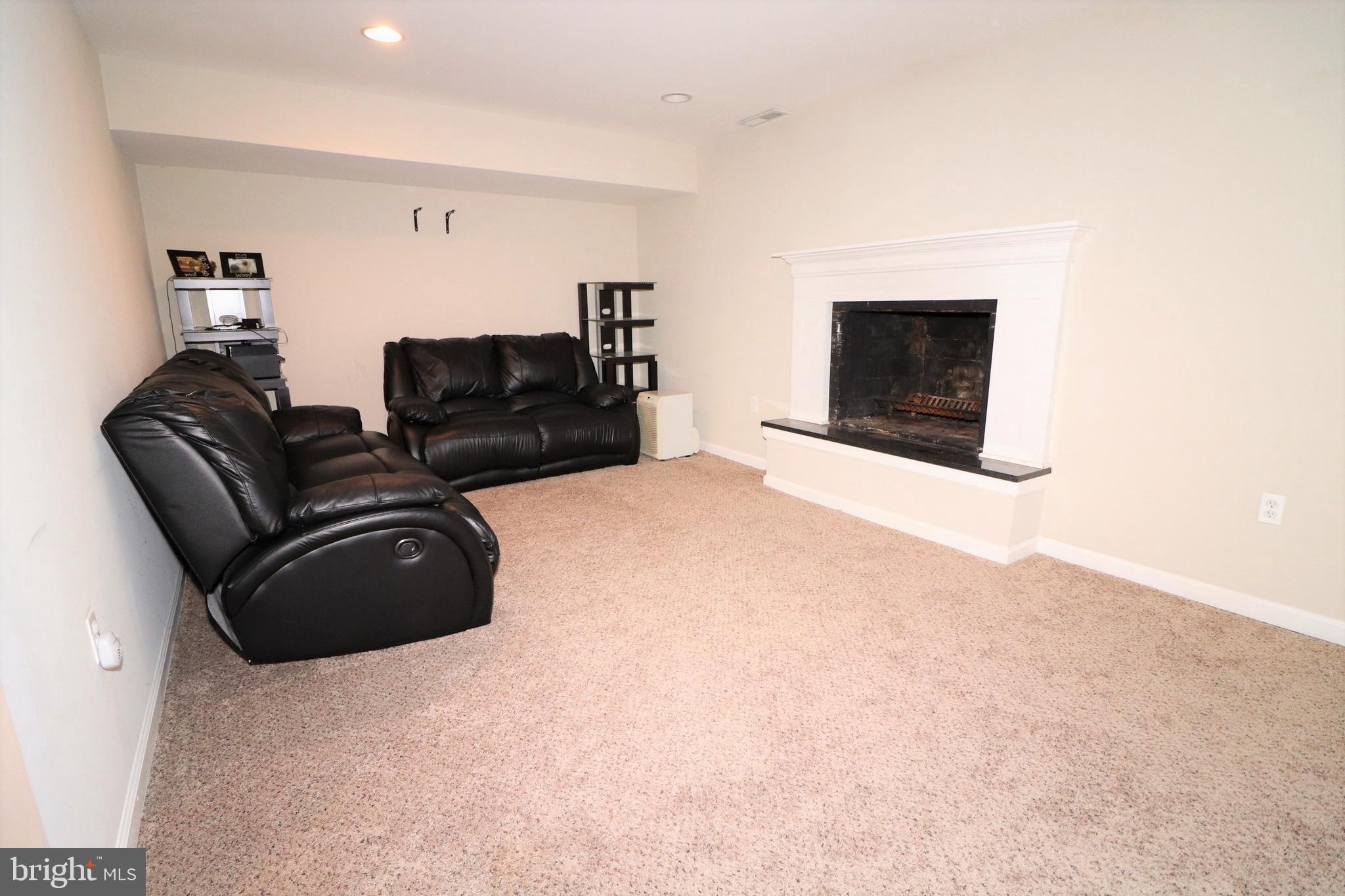 PINECREST HEIGHTS - Residential