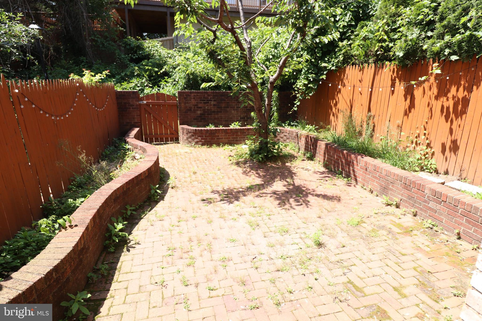 PINECREST HEIGHTS - Residential