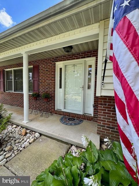 137 WHITE PINE CIRCLE