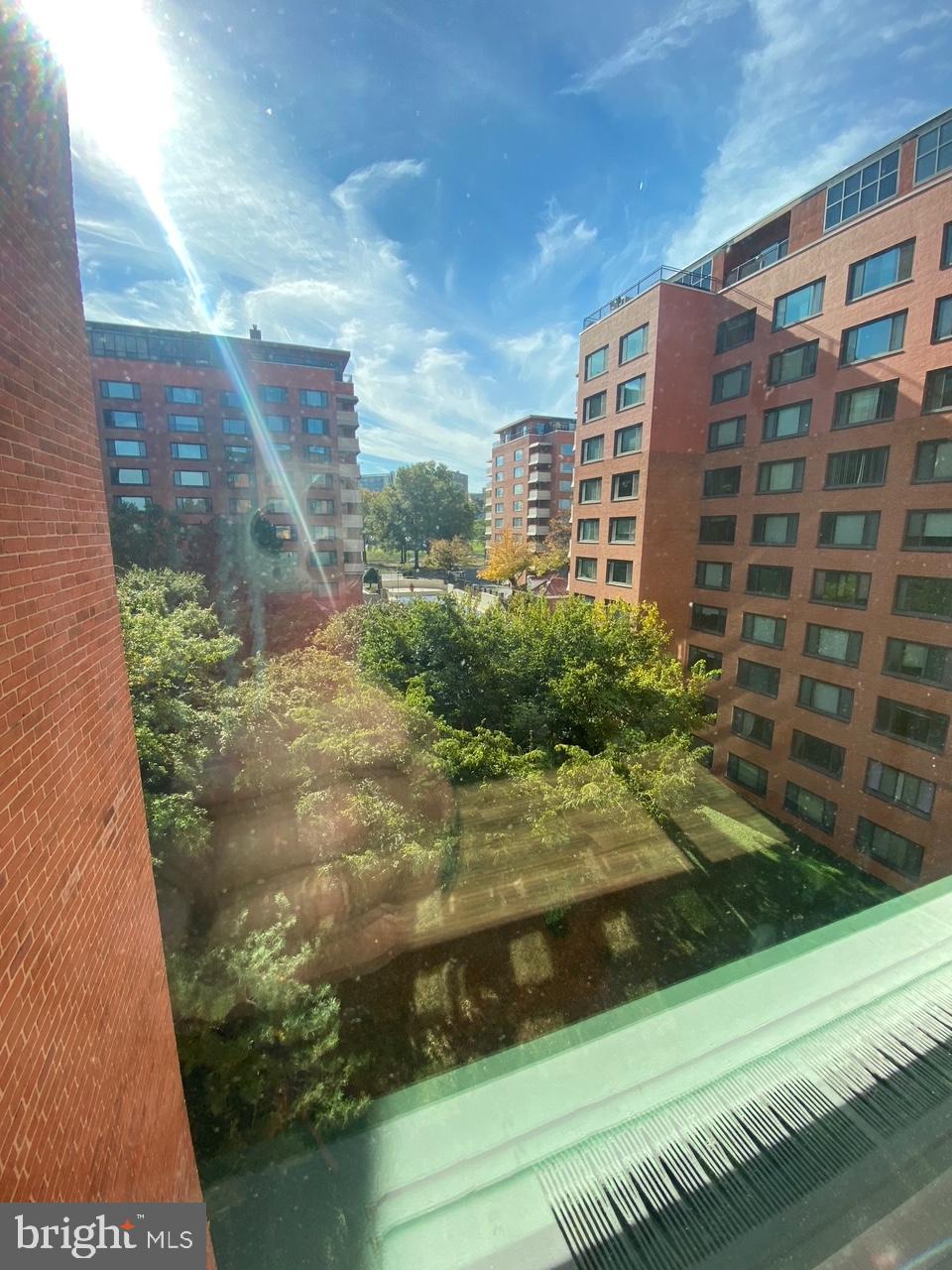 ROSSLYN - Residential