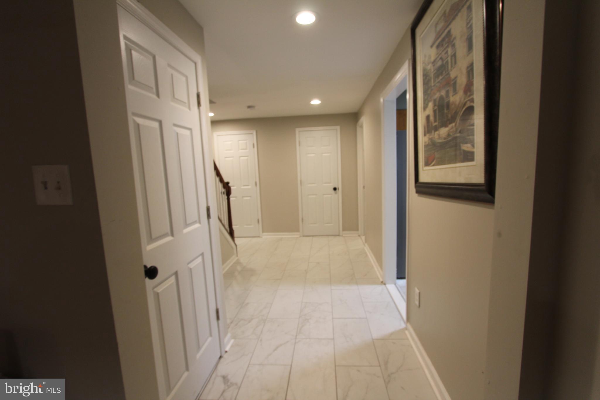 SHAMROCK MANOR - Residential Lease