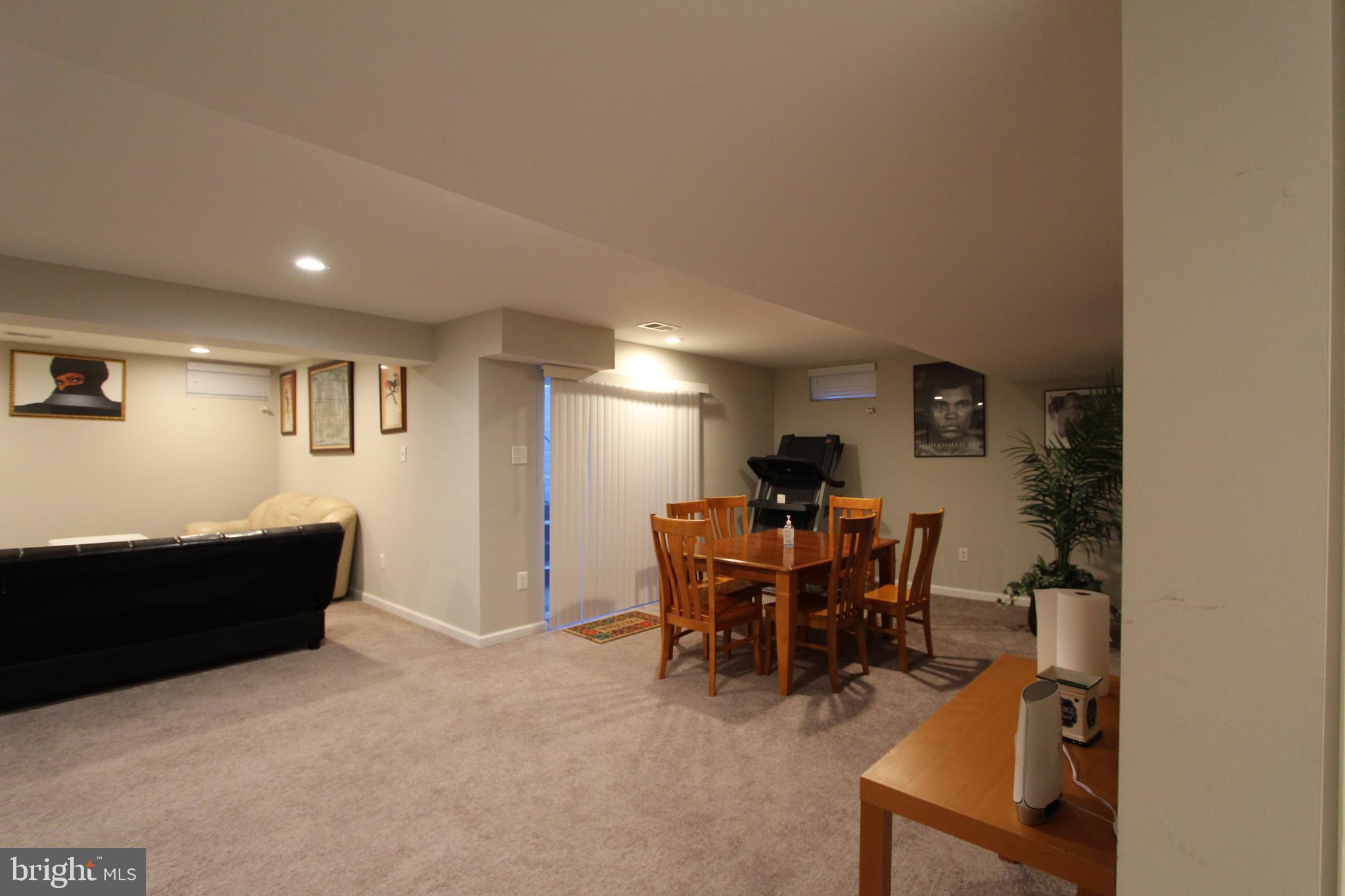 SHAMROCK MANOR - Residential Lease