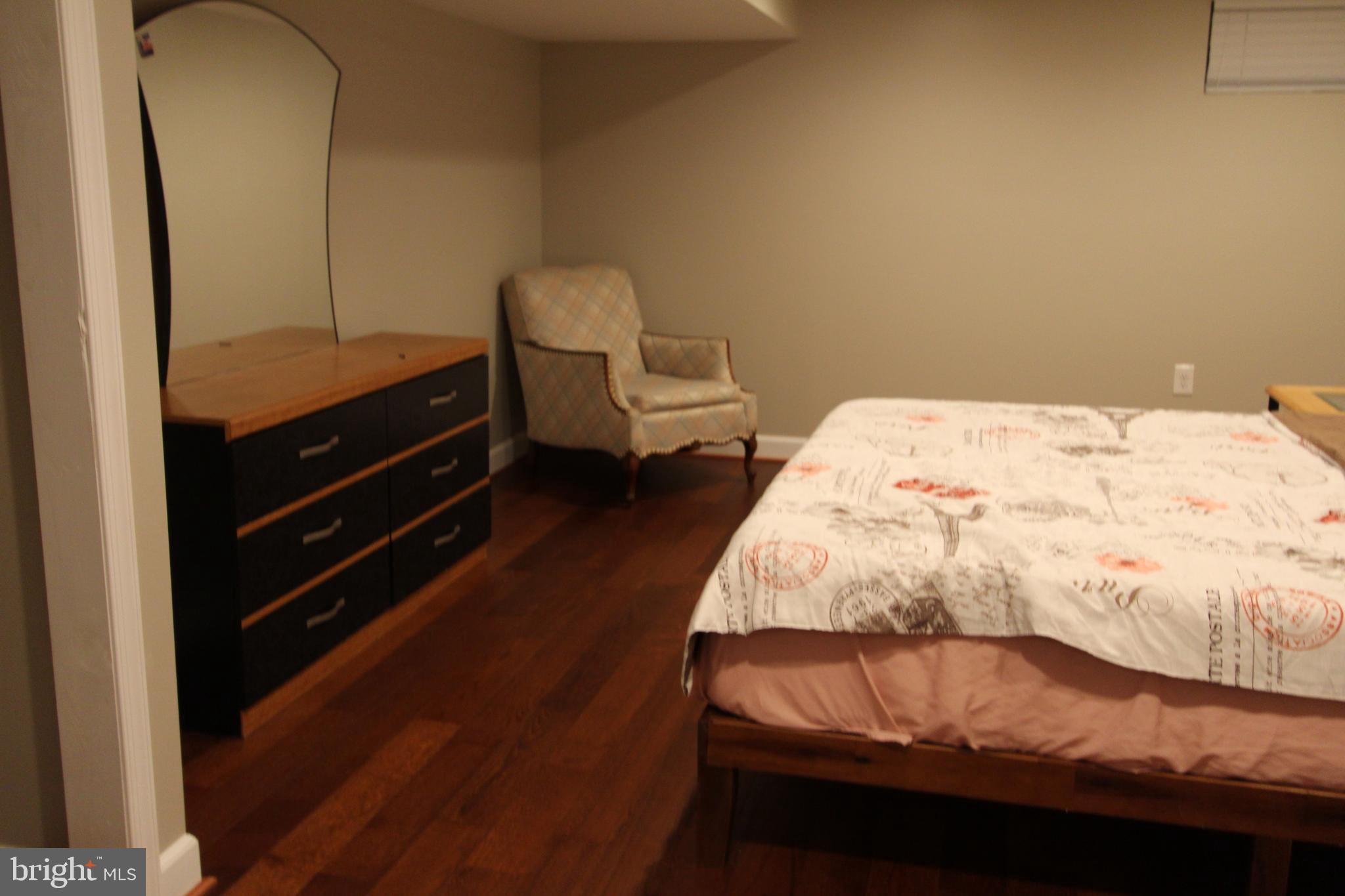 SHAMROCK MANOR - Residential Lease