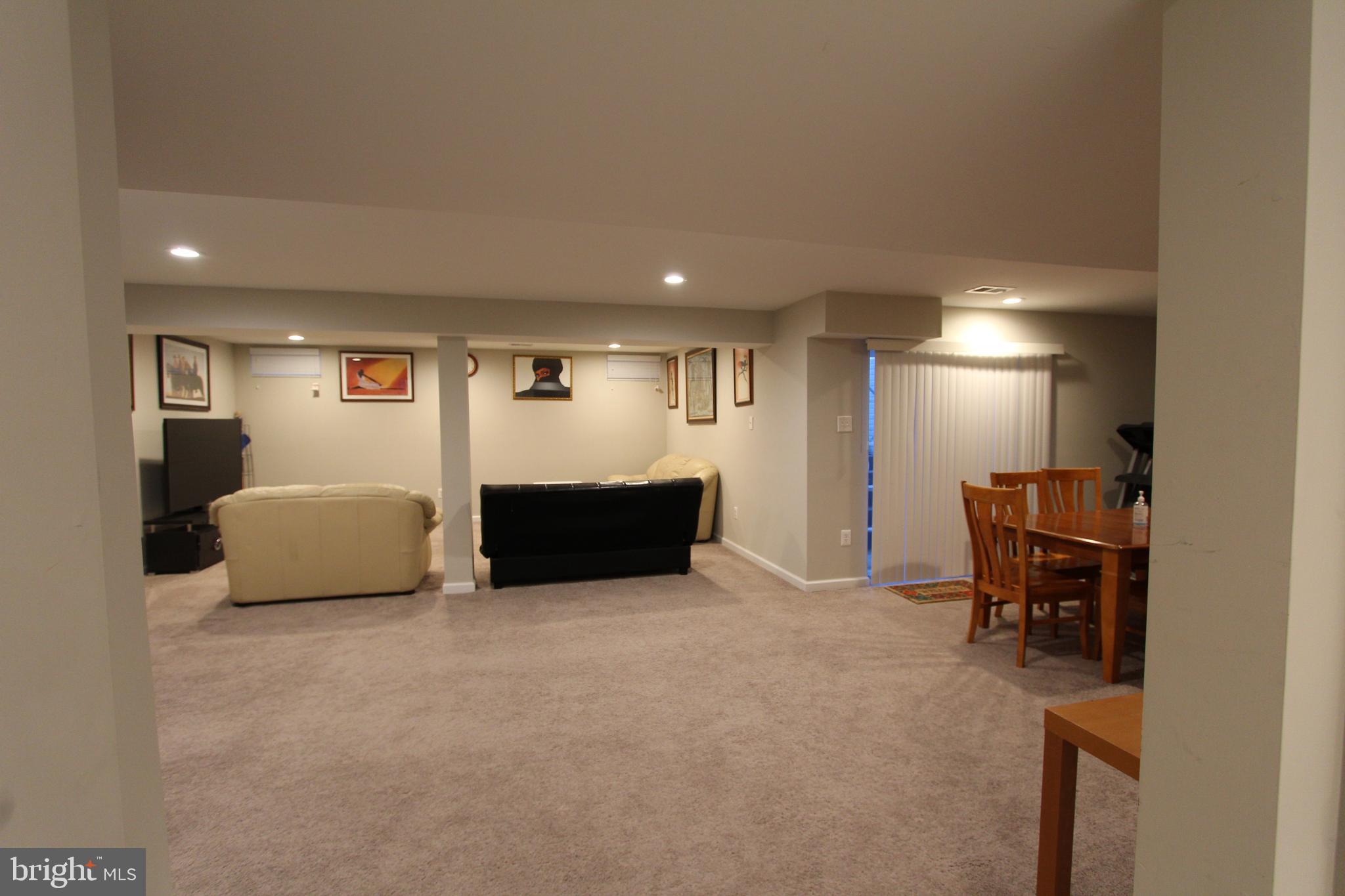 SHAMROCK MANOR - Residential Lease