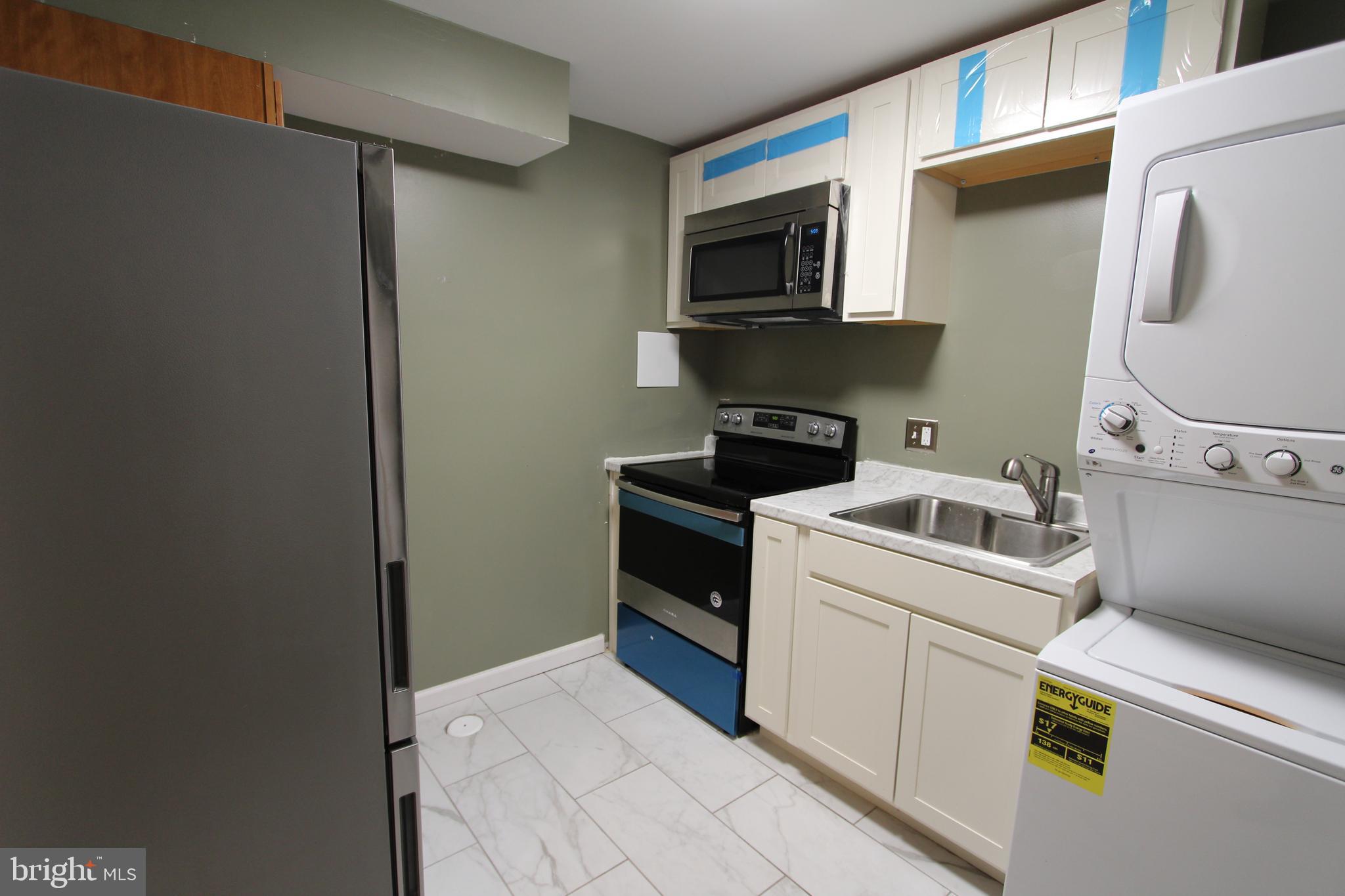 SHAMROCK MANOR - Residential Lease