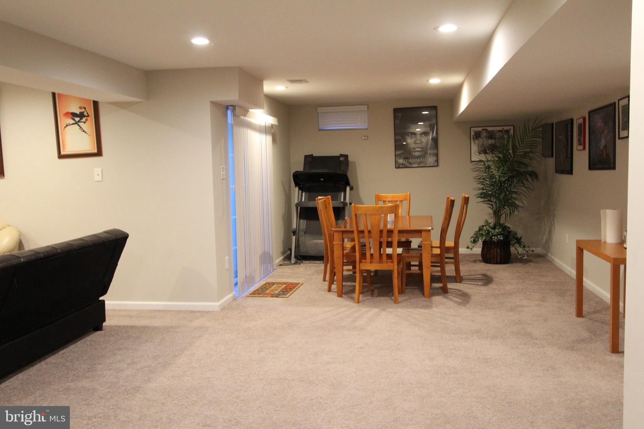 SHAMROCK MANOR - Residential Lease