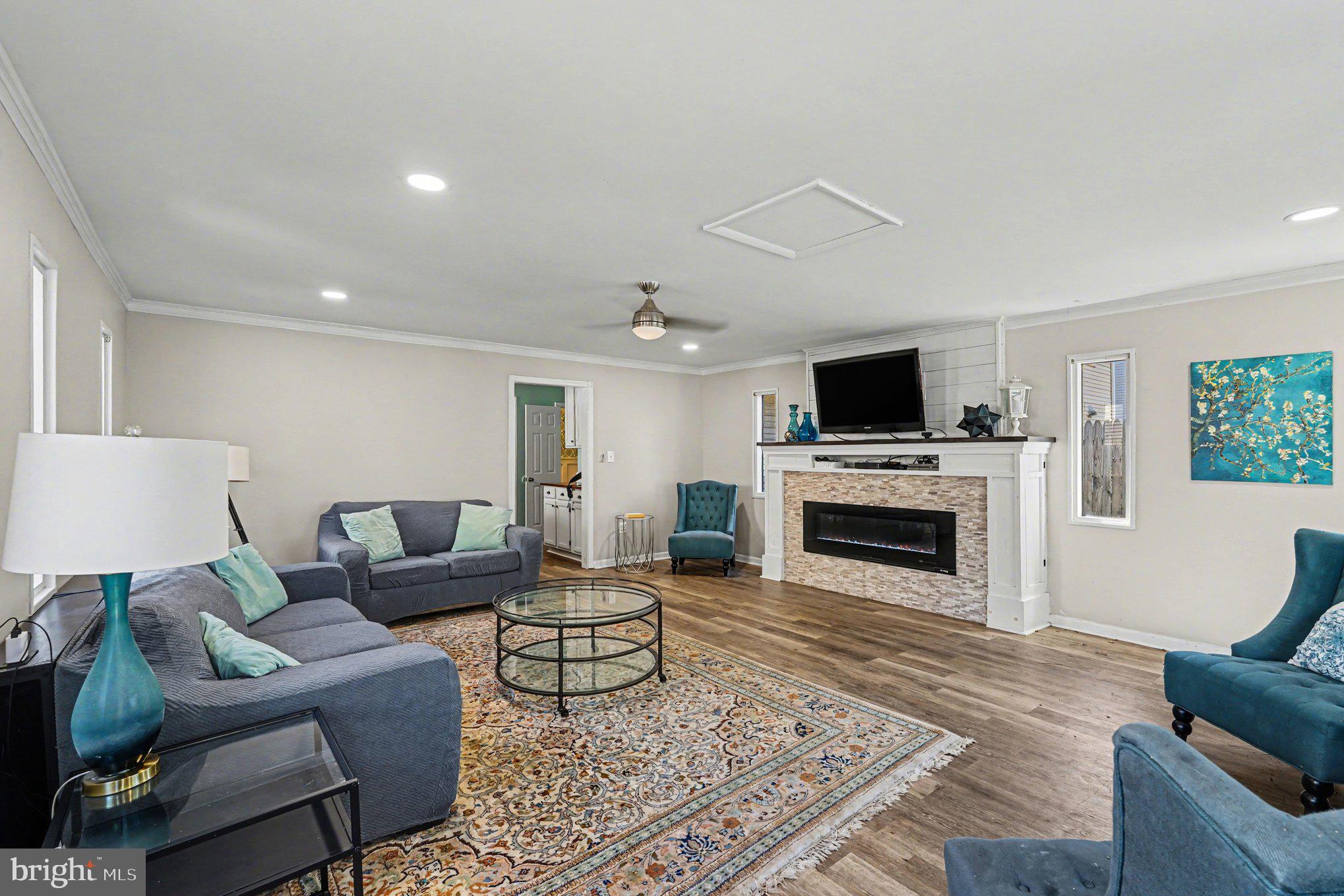 REVELL DOWNS - Residential