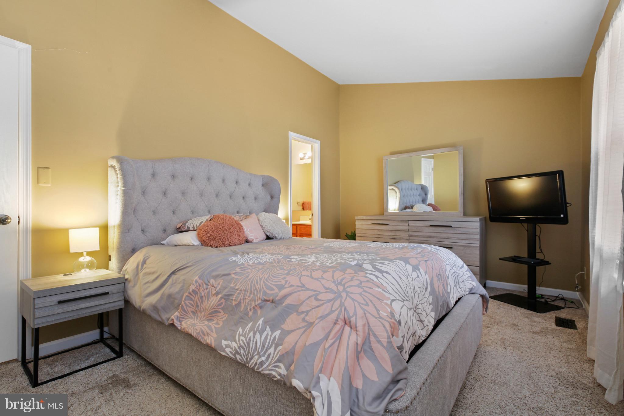 GOLDENWOOD - Residential