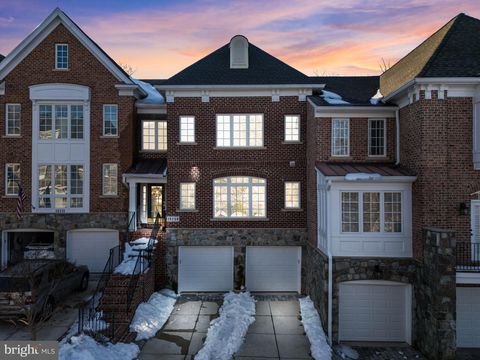 Townhouse For Sale - 18209 Cypress Point Terrace<br/> LEESBURG, VA 20176