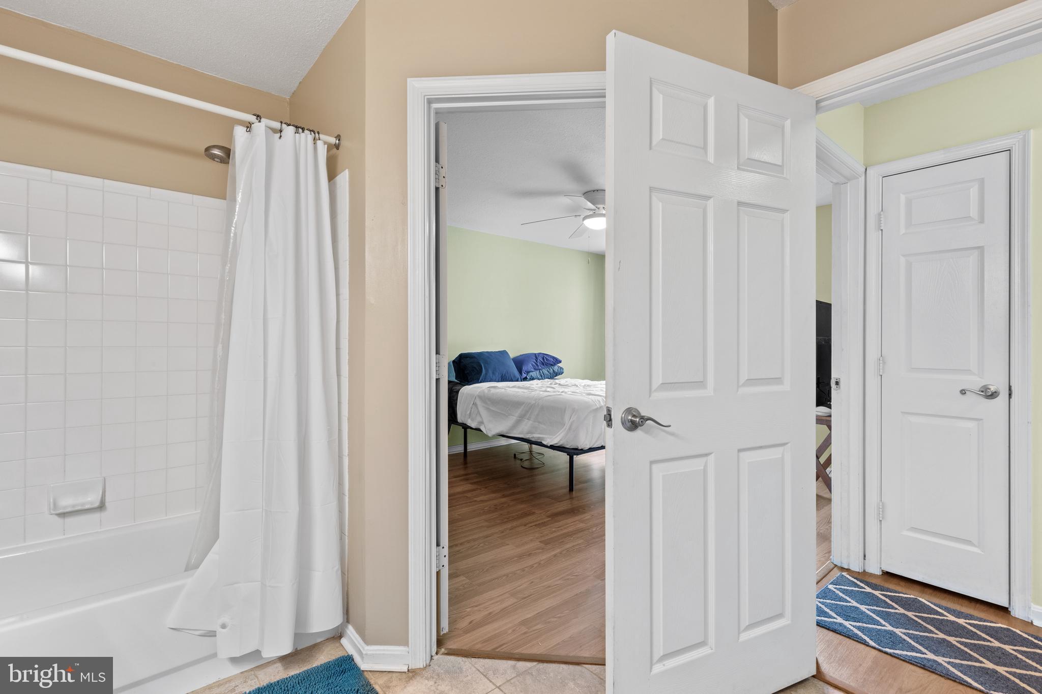 SILVERBROOK - Residential