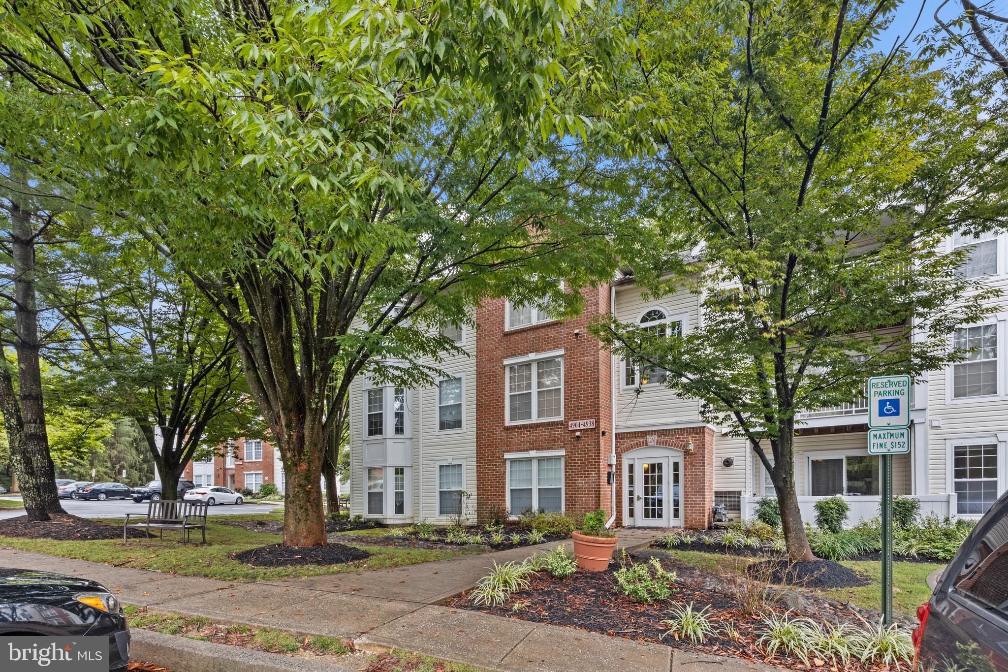 SILVERBROOK - Residential