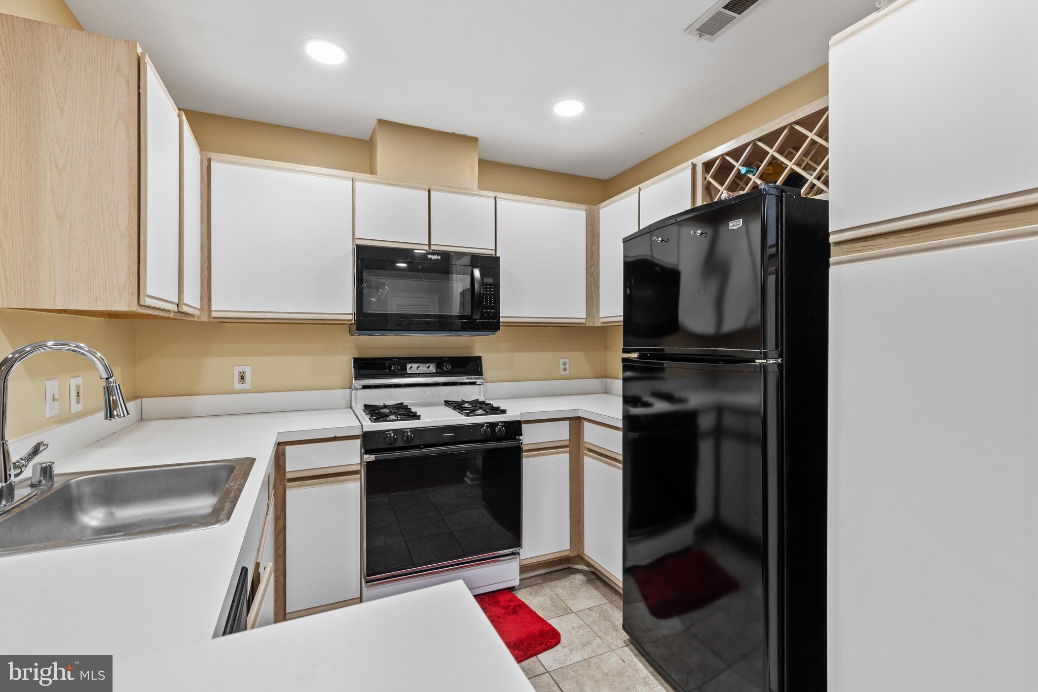 SILVERBROOK - Residential