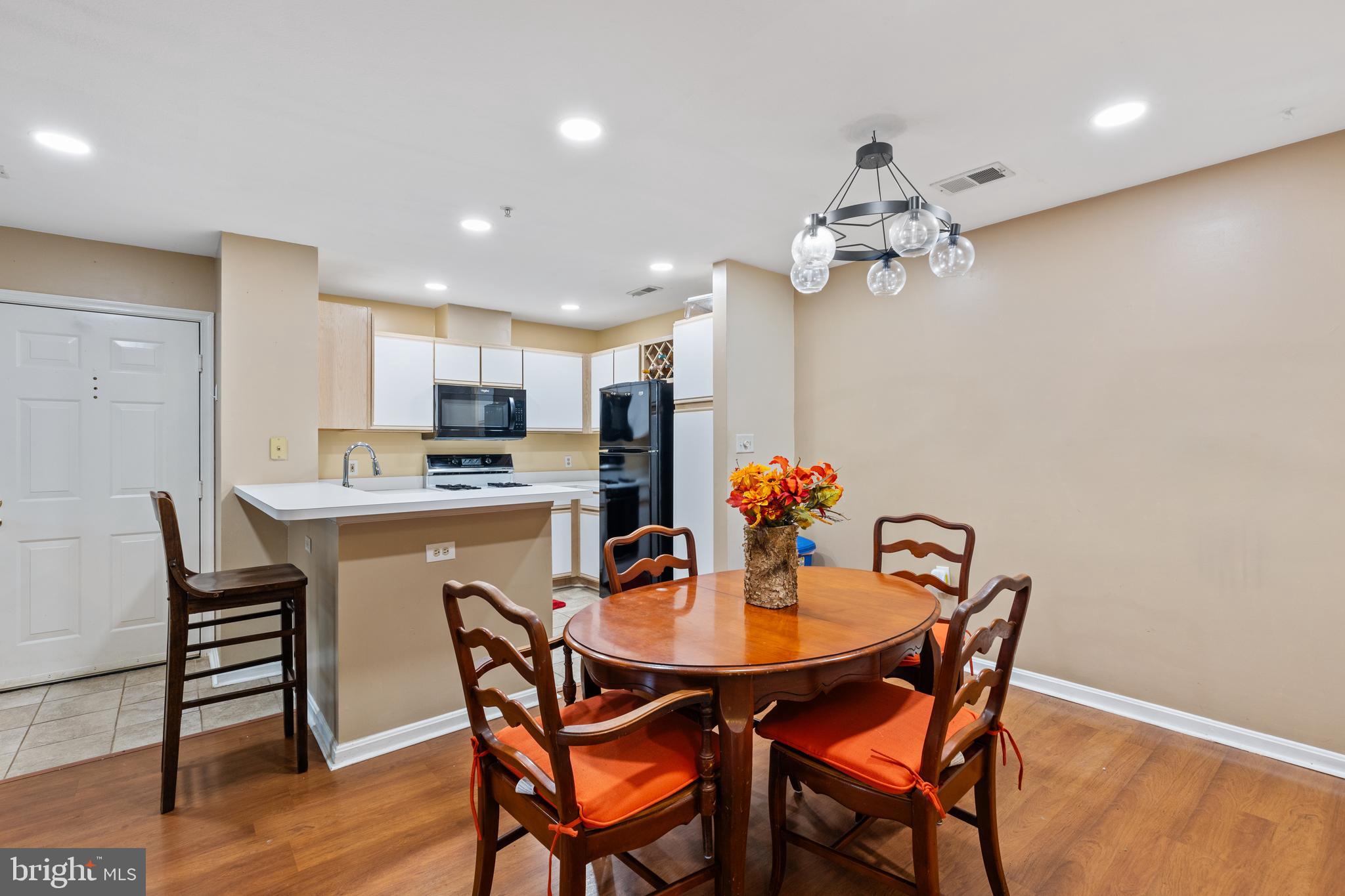 SILVERBROOK - Residential