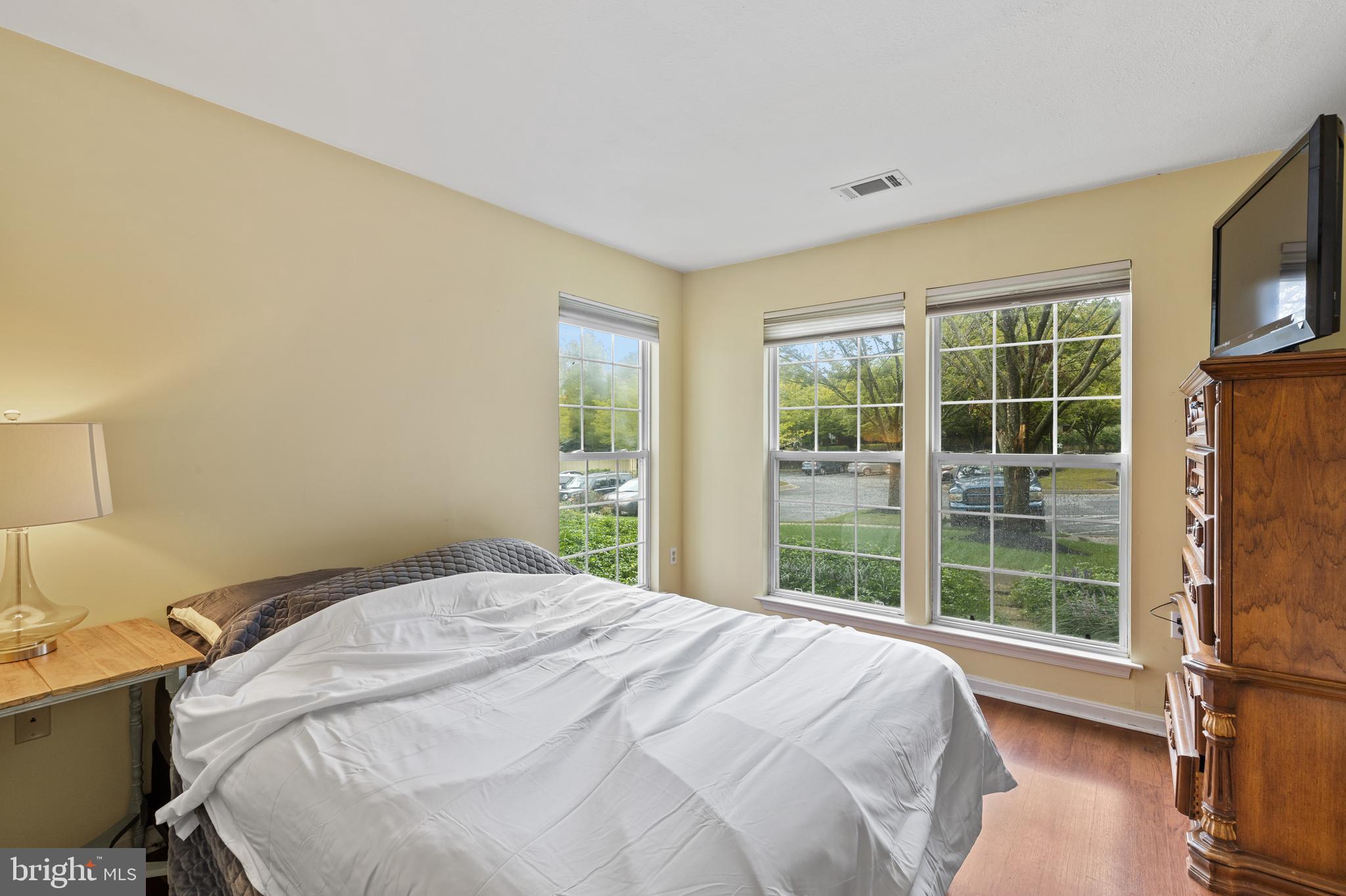 SILVERBROOK - Residential