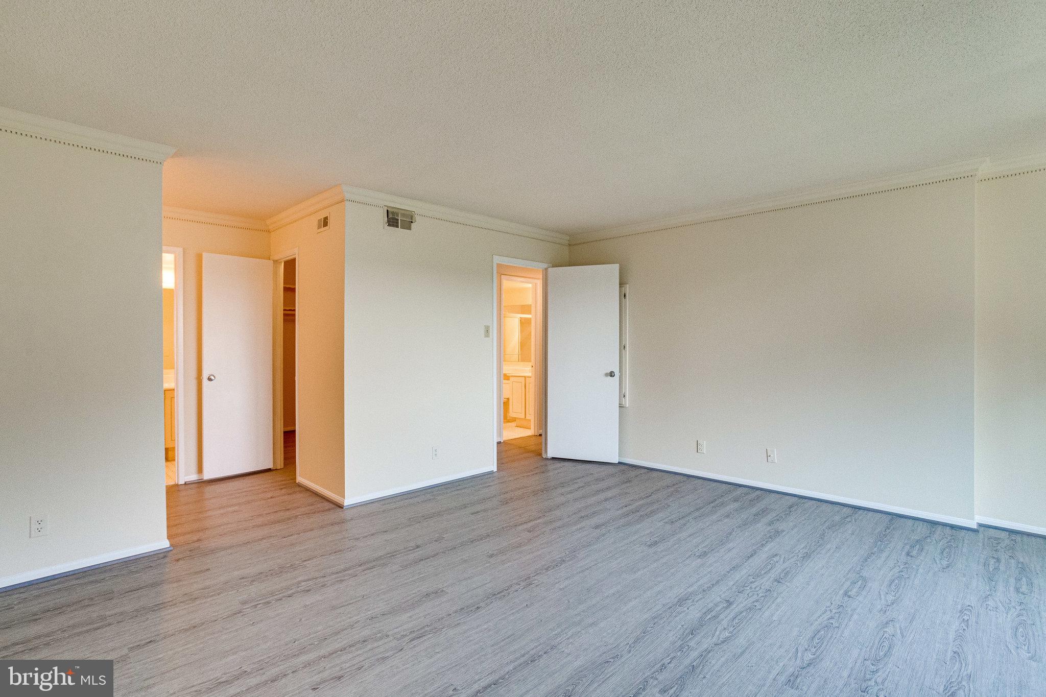 WATERGATE AT LANDMARK - Residential