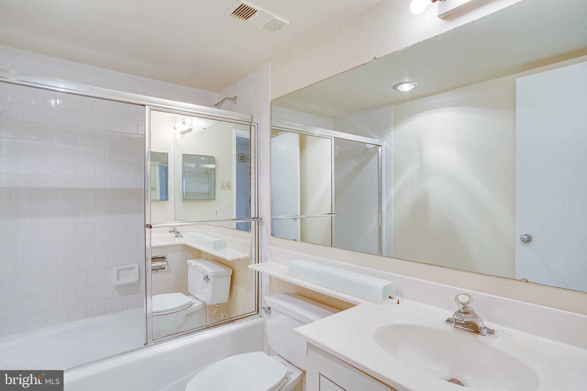 WATERGATE AT LANDMARK - Residential