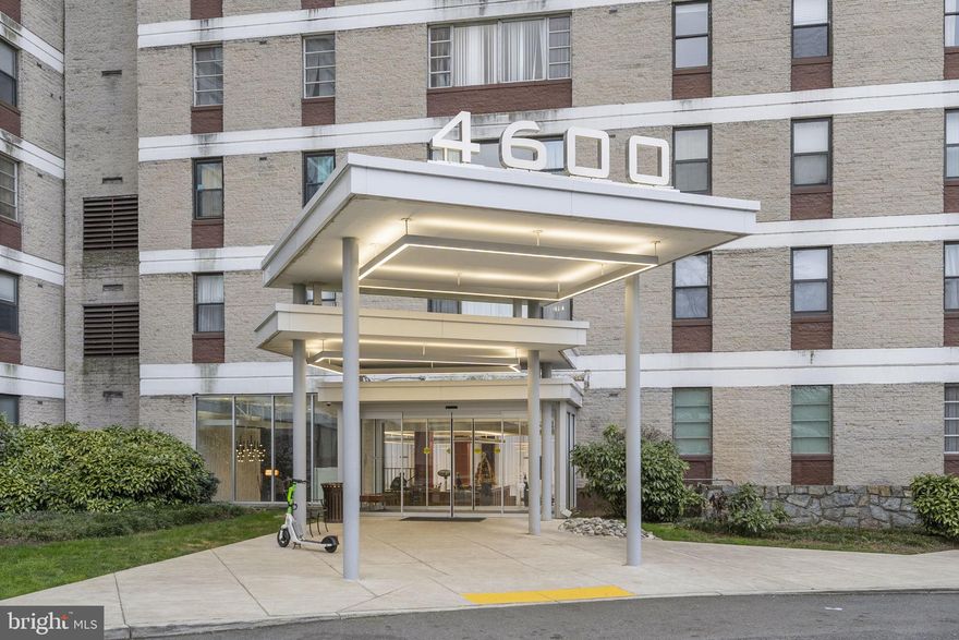 Welcome to 4600 Duke St #814 in Alexandria, VA. This 1-bedroom, 1-bathroom condo is a cozy and well-maintained residence featuring a bright and open living space. The unit updated flooring throughout. With an assigned parking space and access to community amenities, this property is conveniently located, providing easy access to Old Town, I95, and surrounding areas. Ideal for first-time home buyers or those seeking a comfortable living space.