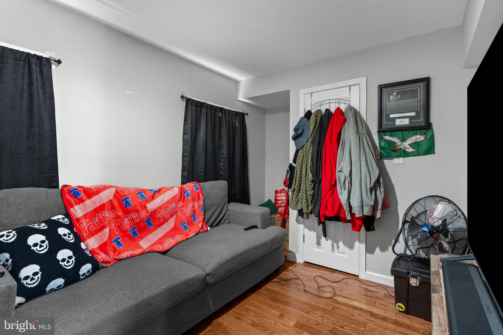 HOLMESBURG - Residential Income