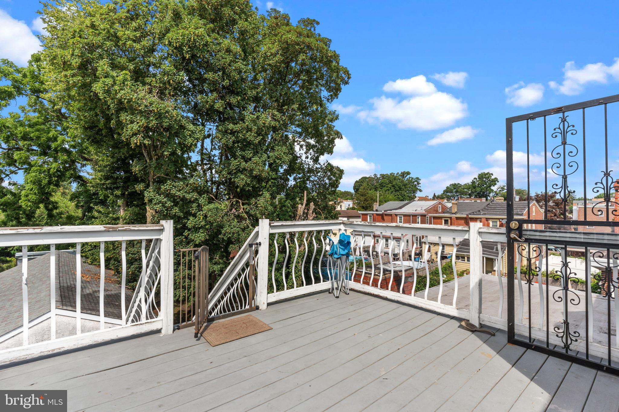 HOLMESBURG - Residential Income