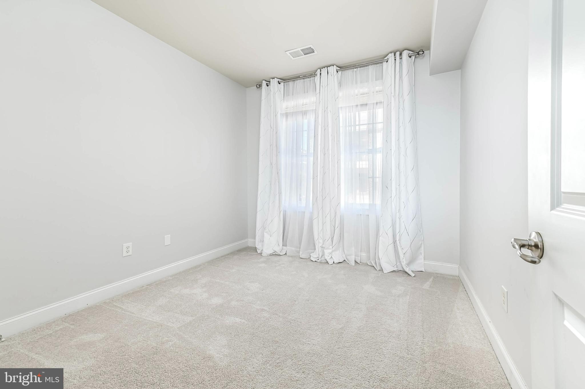 POTOMAC CLUB - Residential Lease