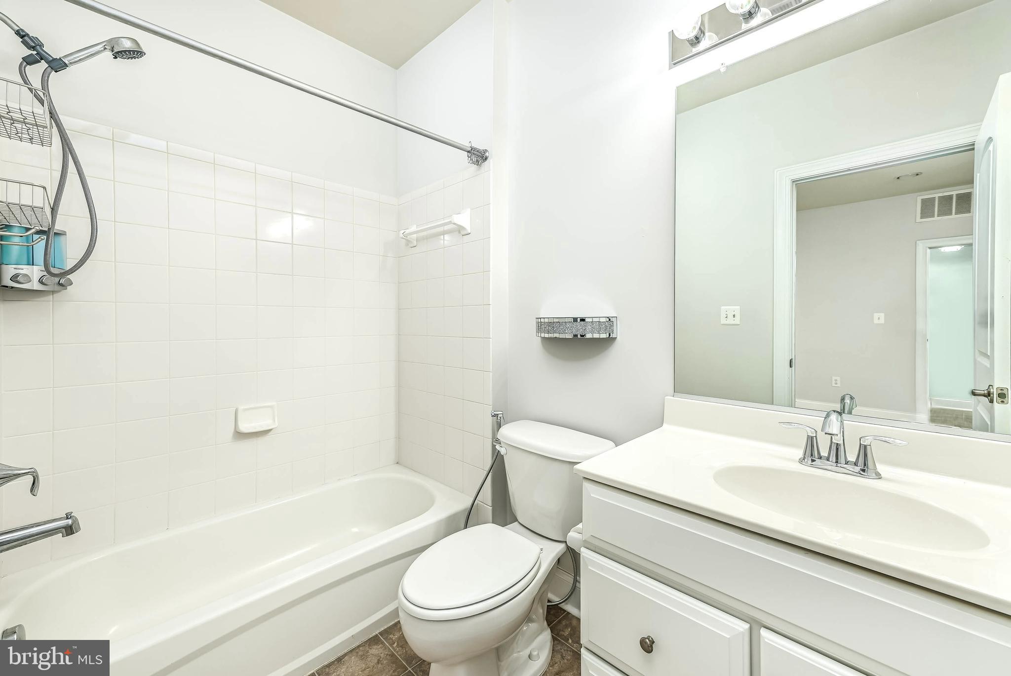 POTOMAC CLUB - Residential Lease