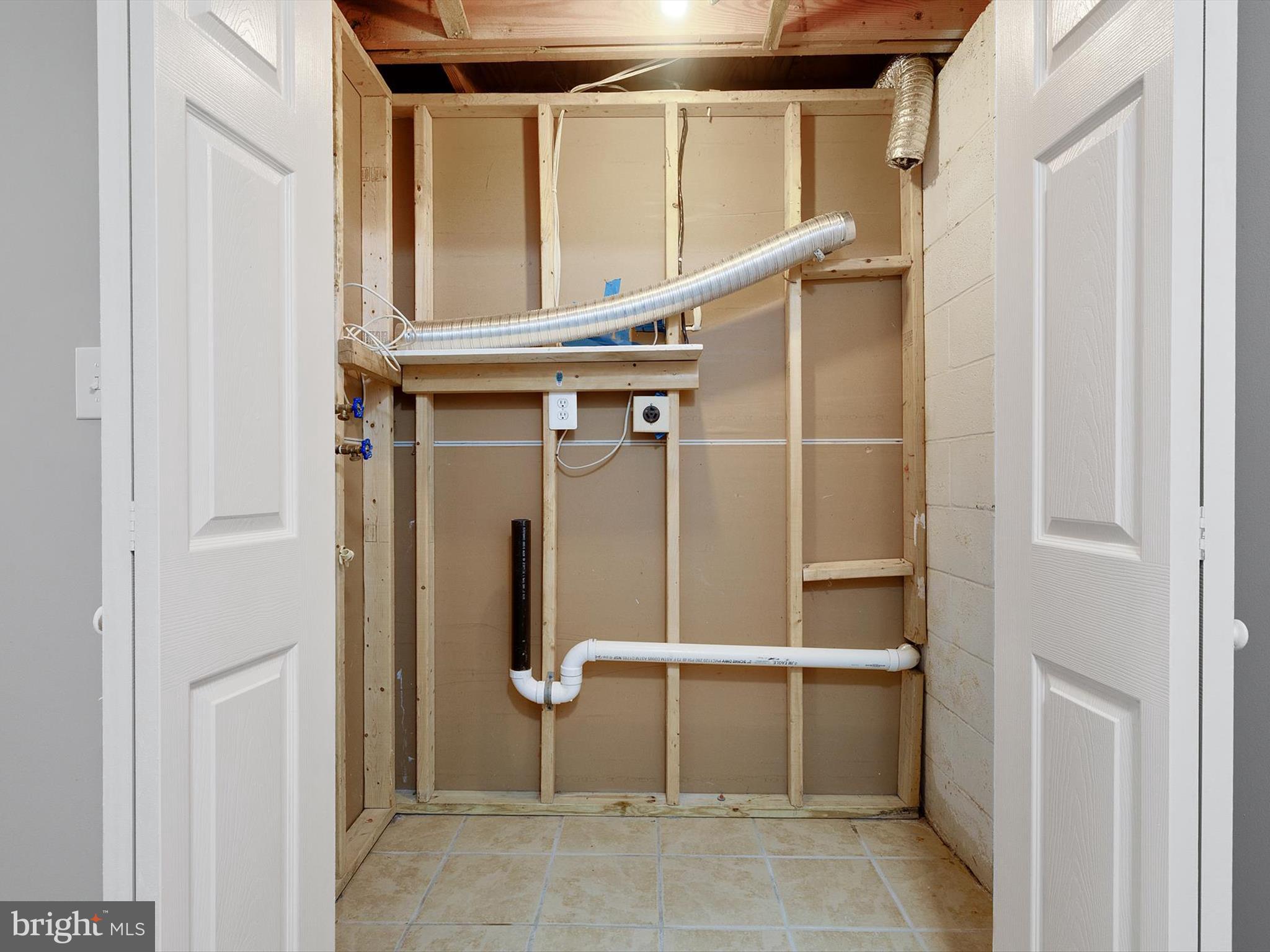 CROFTON SQUARE - Residential