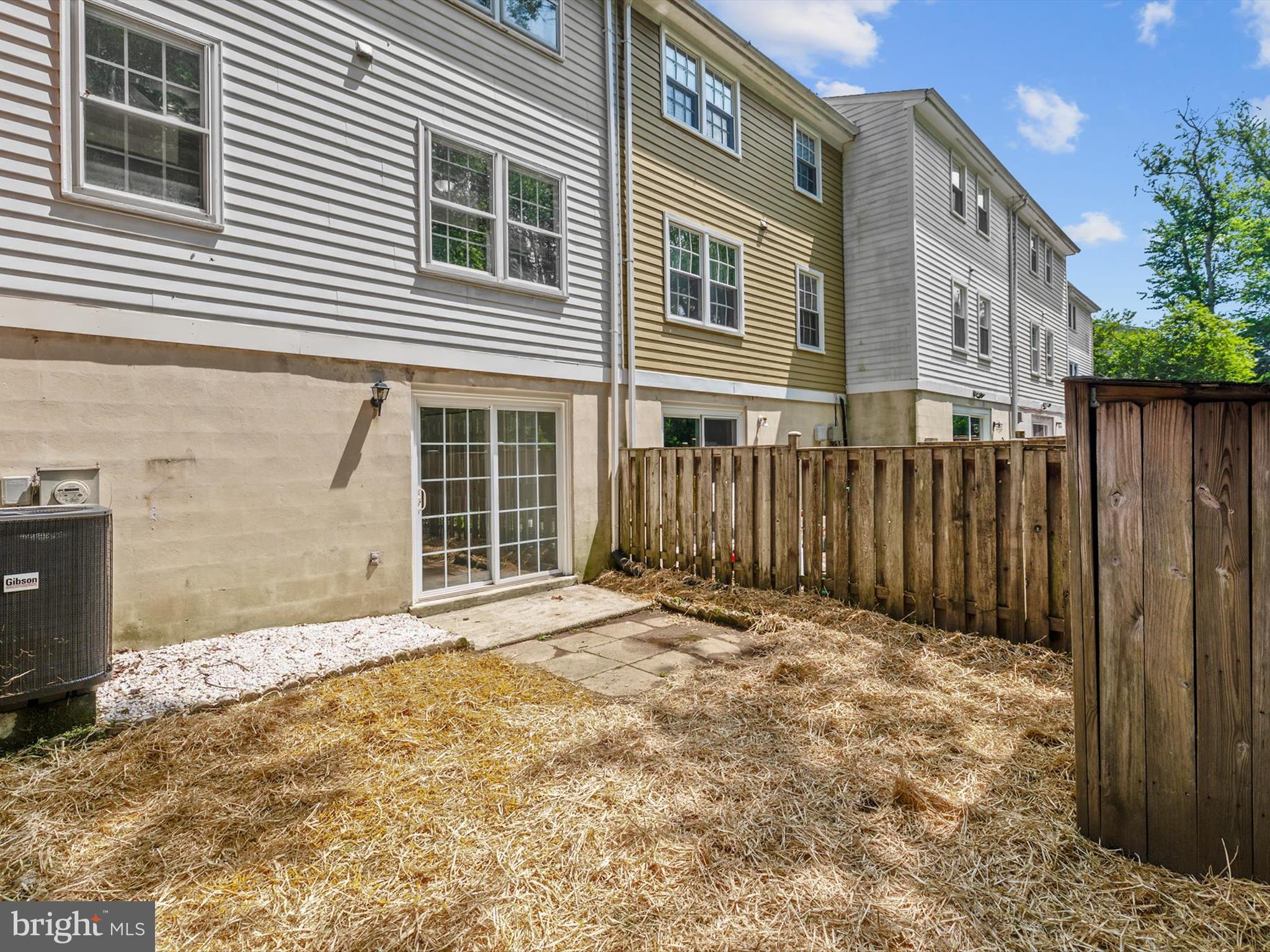 CROFTON SQUARE - Residential